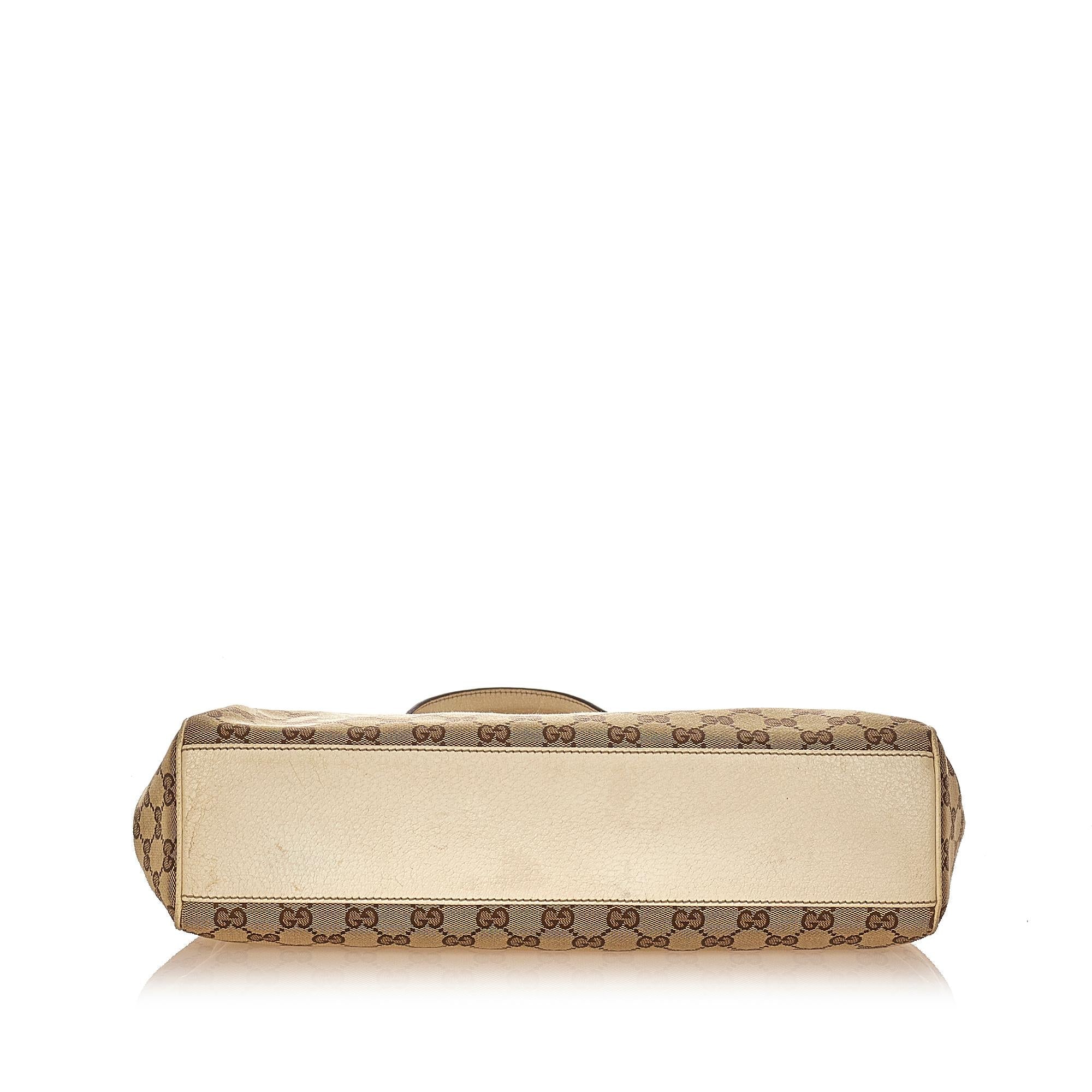 Gucci Gucci Canvas Charmy Shoulder Bag (SHG-26010)