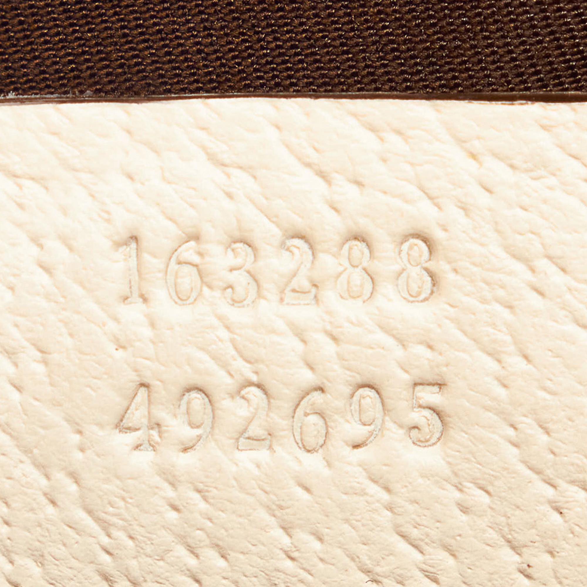 Gucci Gucci Canvas Charmy Shoulder Bag (SHG-28979)