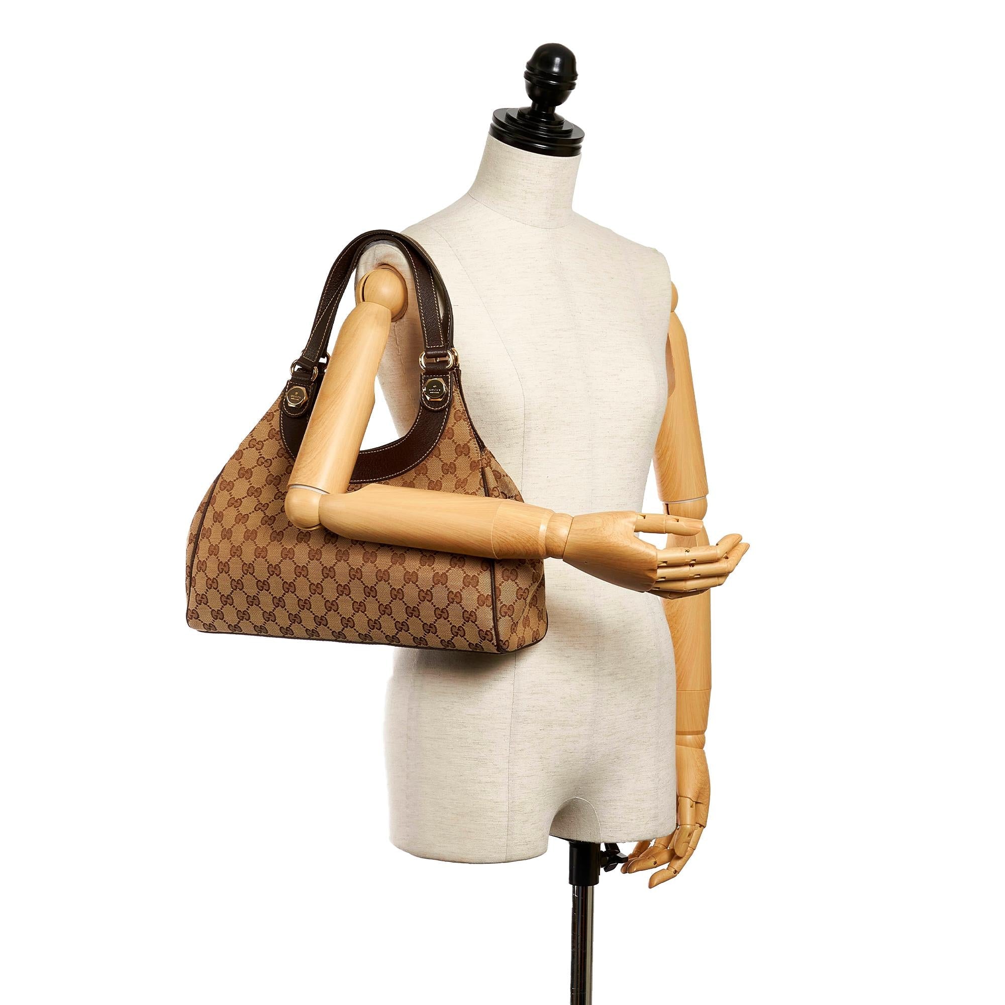 Gucci Gucci Canvas Charmy Shoulder Bag (SHG-29429)