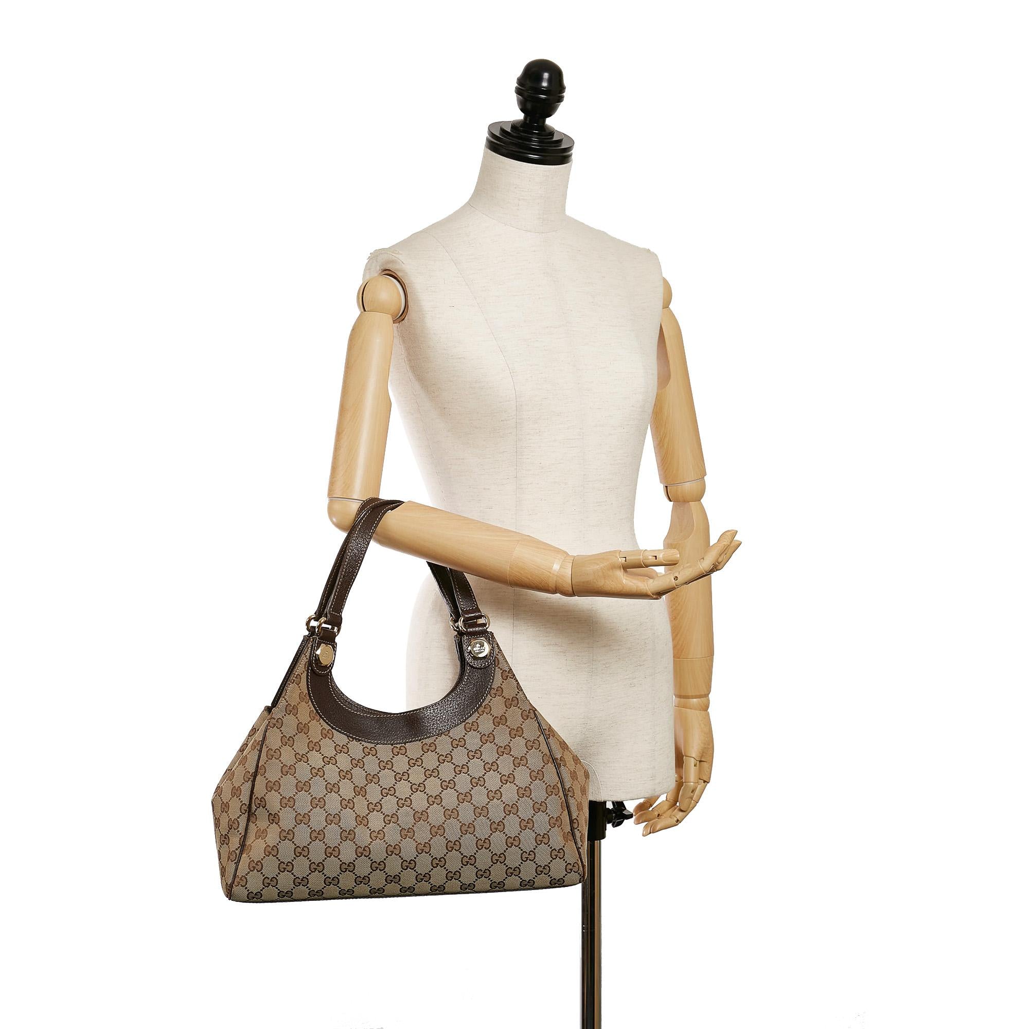 Gucci Gucci Canvas Charmy Shoulder Bag (SHG-30434)