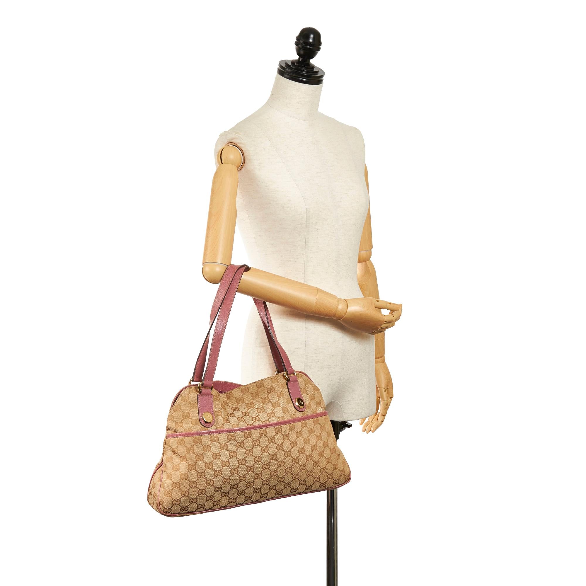 Gucci Gucci Canvas Charmy Shoulder Bag (SHG-30809)