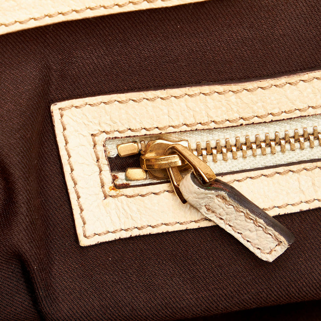Gucci Gucci Canvas Charmy Shoulder Bag (SHG-32800)