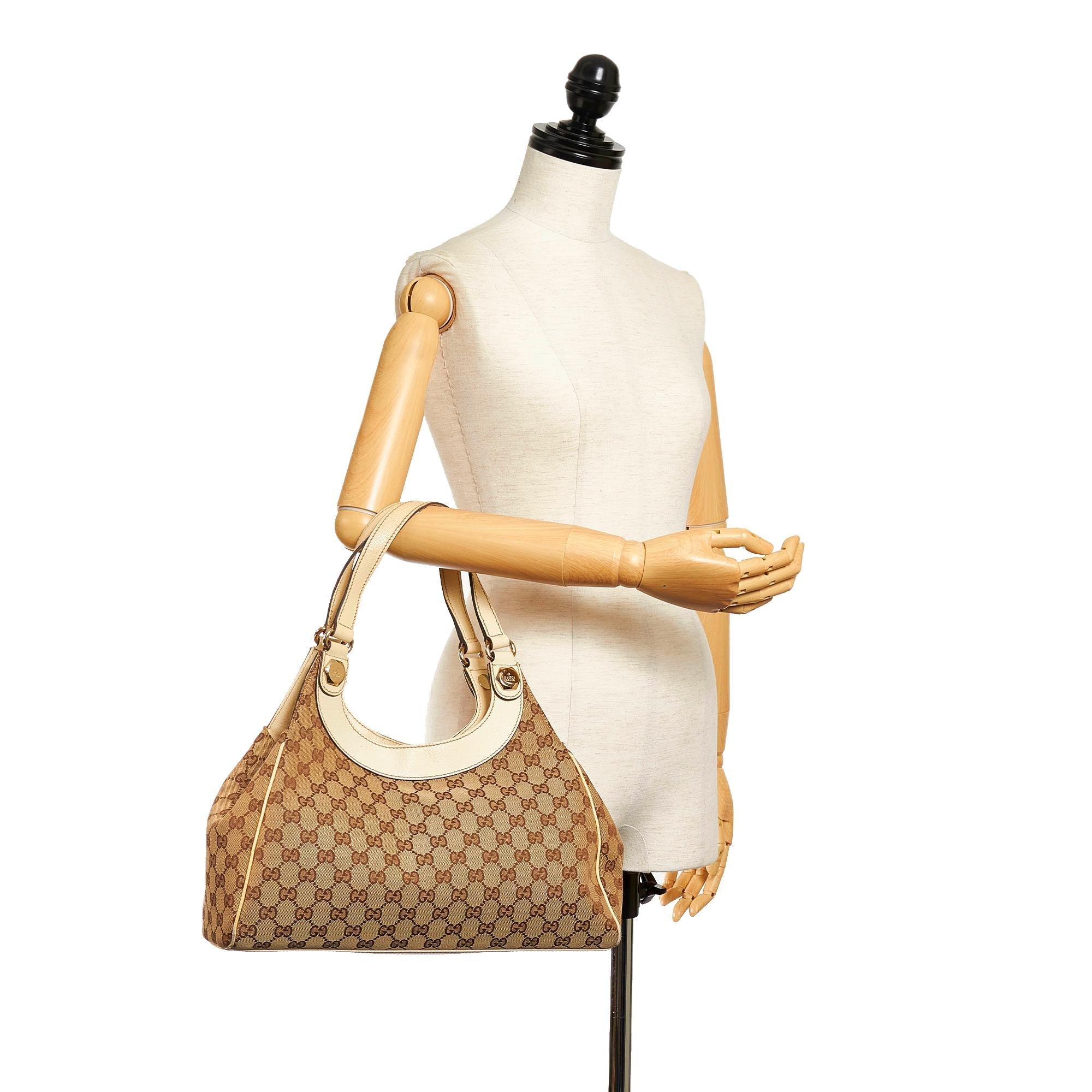 Gucci Gucci Canvas Charmy Shoulder Bag (SHG-32800)