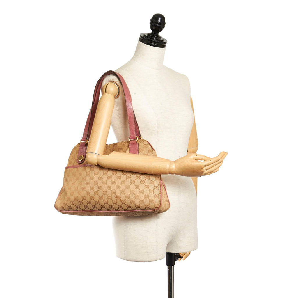 Gucci Gucci Canvas Charmy Shoulder Bag (SHG-33055)