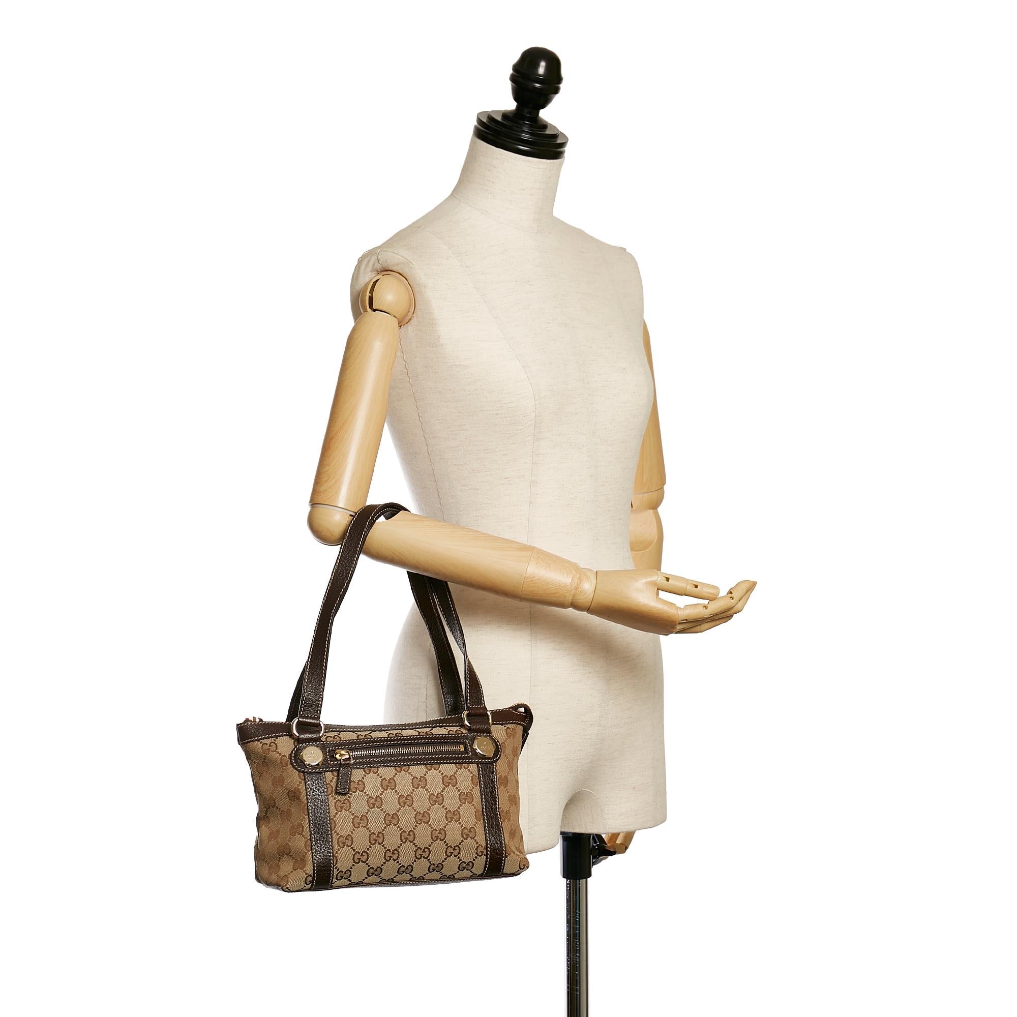 Gucci Gucci Canvas Charmy Shoulder Bag (SHG-33251)
