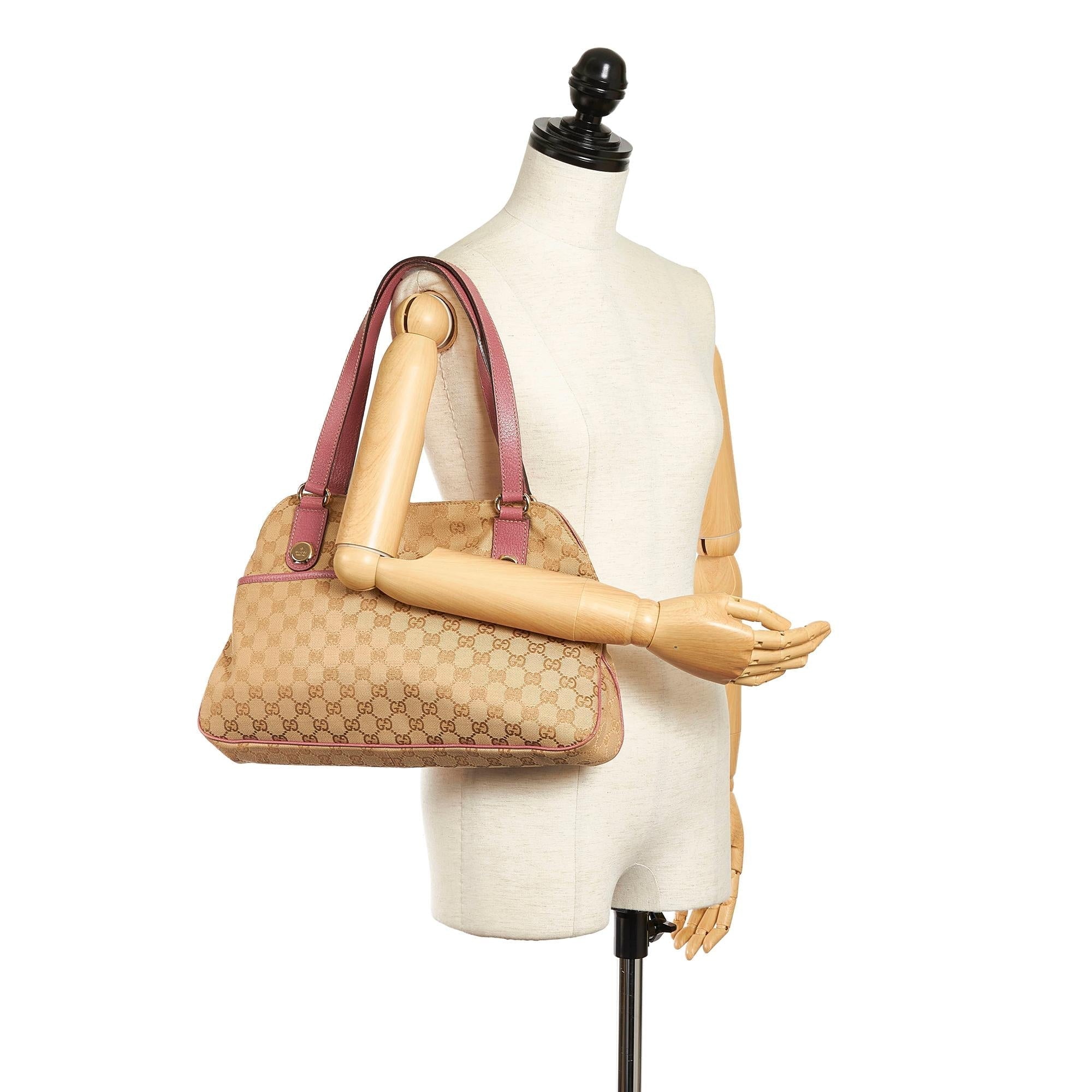 Gucci Gucci Canvas Charmy Shoulder Bag (SHG-33481)
