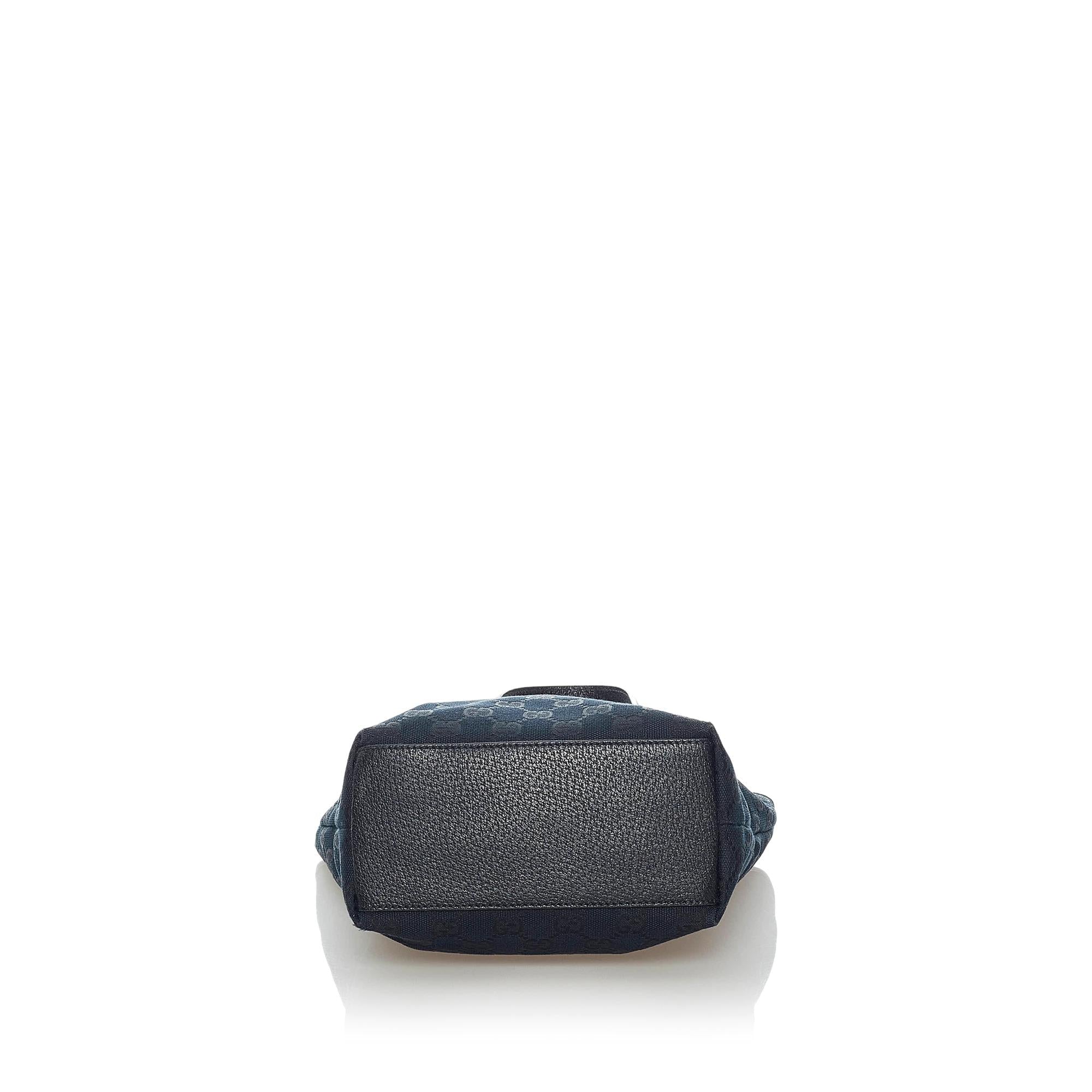 Gucci Gucci Canvas Charmy Shoulder Bag (SHG-33665)
