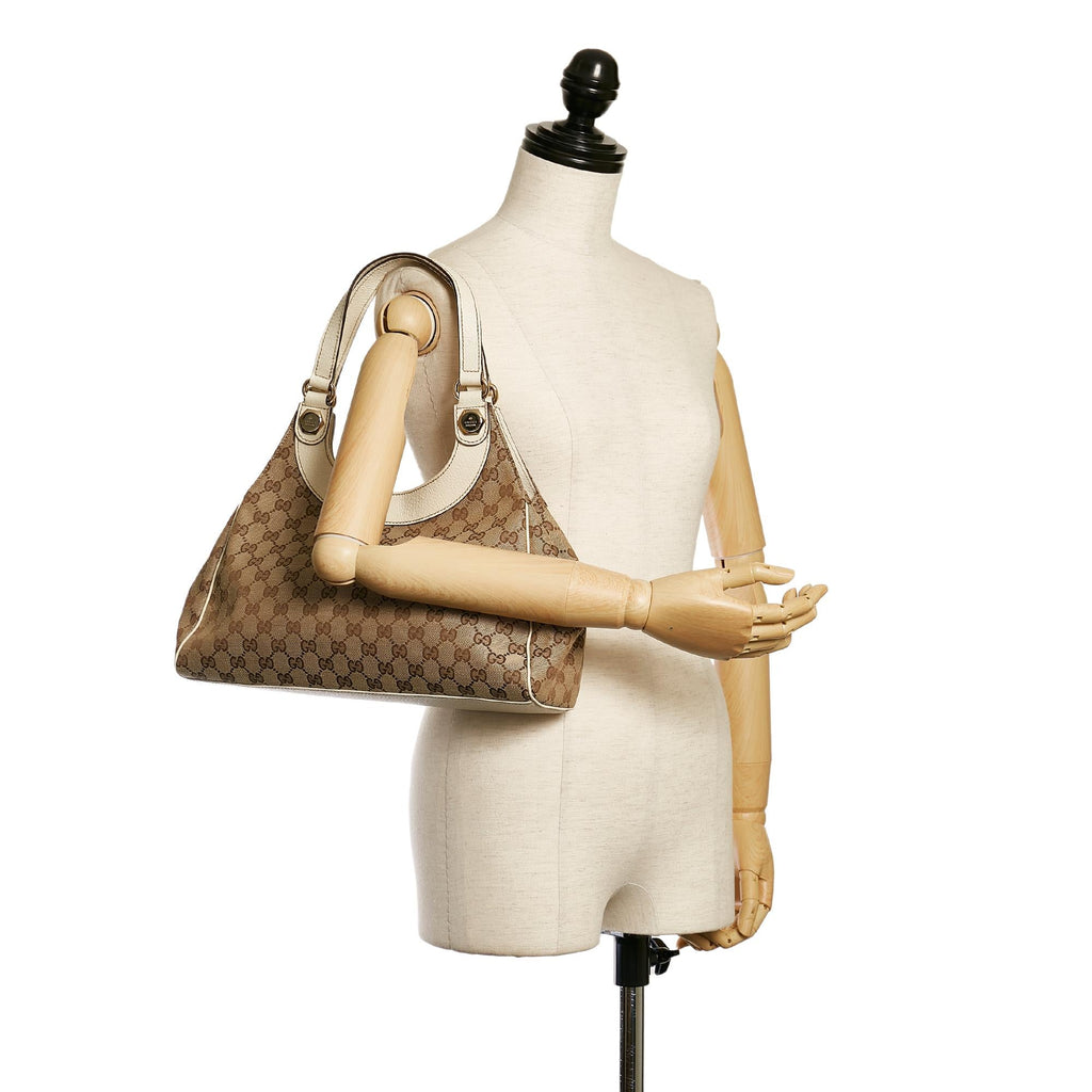 Gucci Gucci Canvas Charmy Shoulder Bag (SHG-33687)