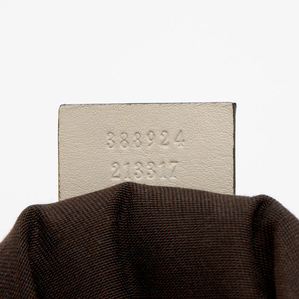 Gucci GG Canvas Classic Flat Medium Messenger