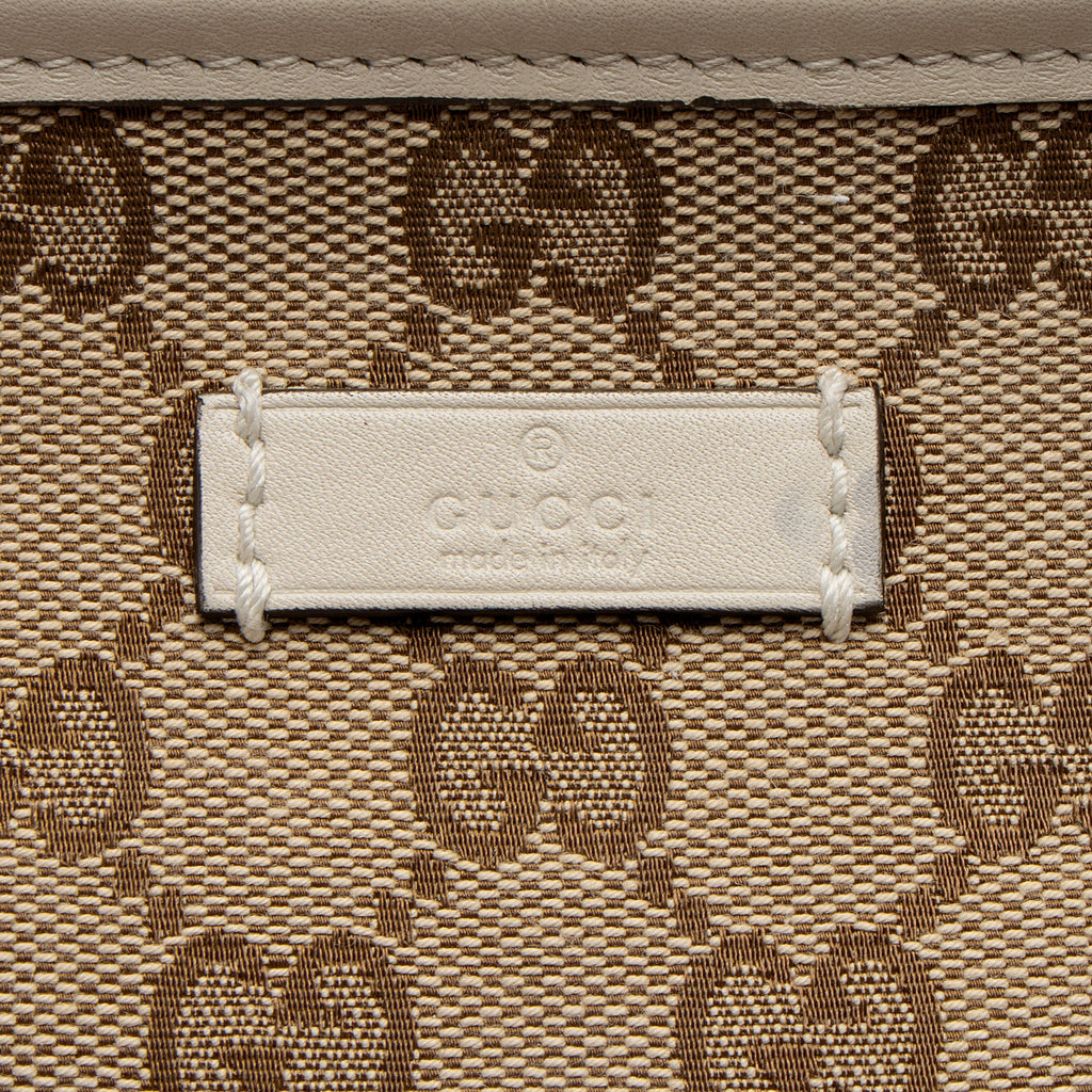 Gucci GG Canvas Classic Flat Medium Messenger