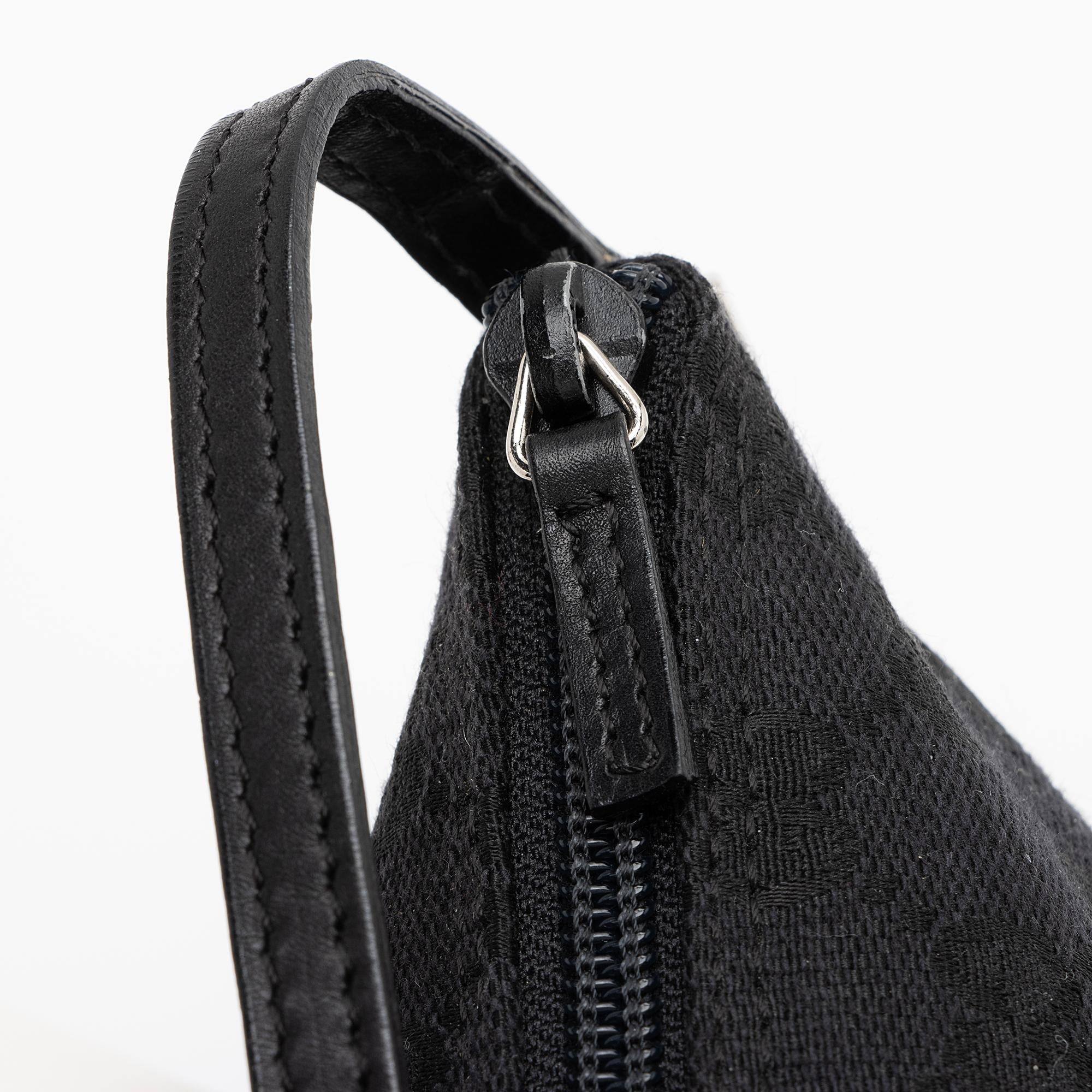 Gucci GG Canvas Classic Pochette (SHF-cCuOk2)