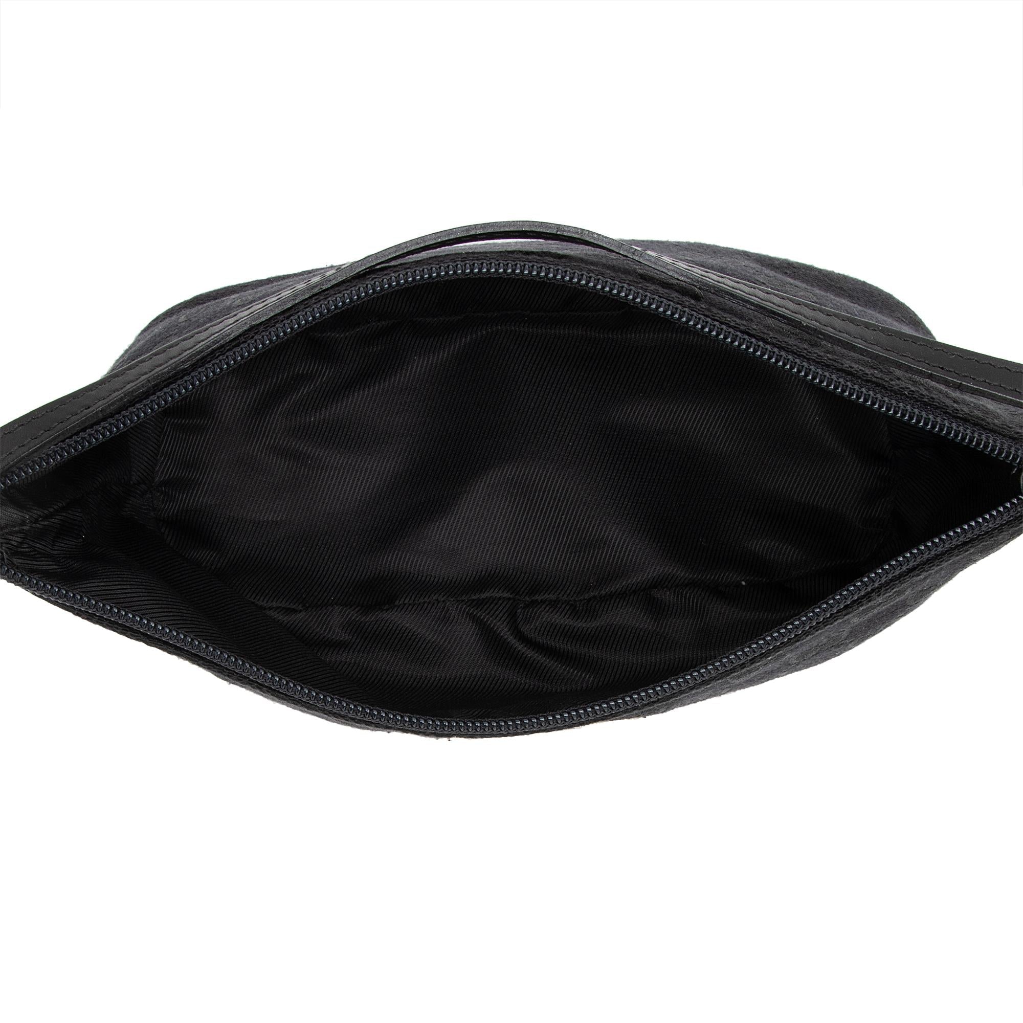 Gucci GG Canvas Classic Pochette (SHF-cCuOk2)