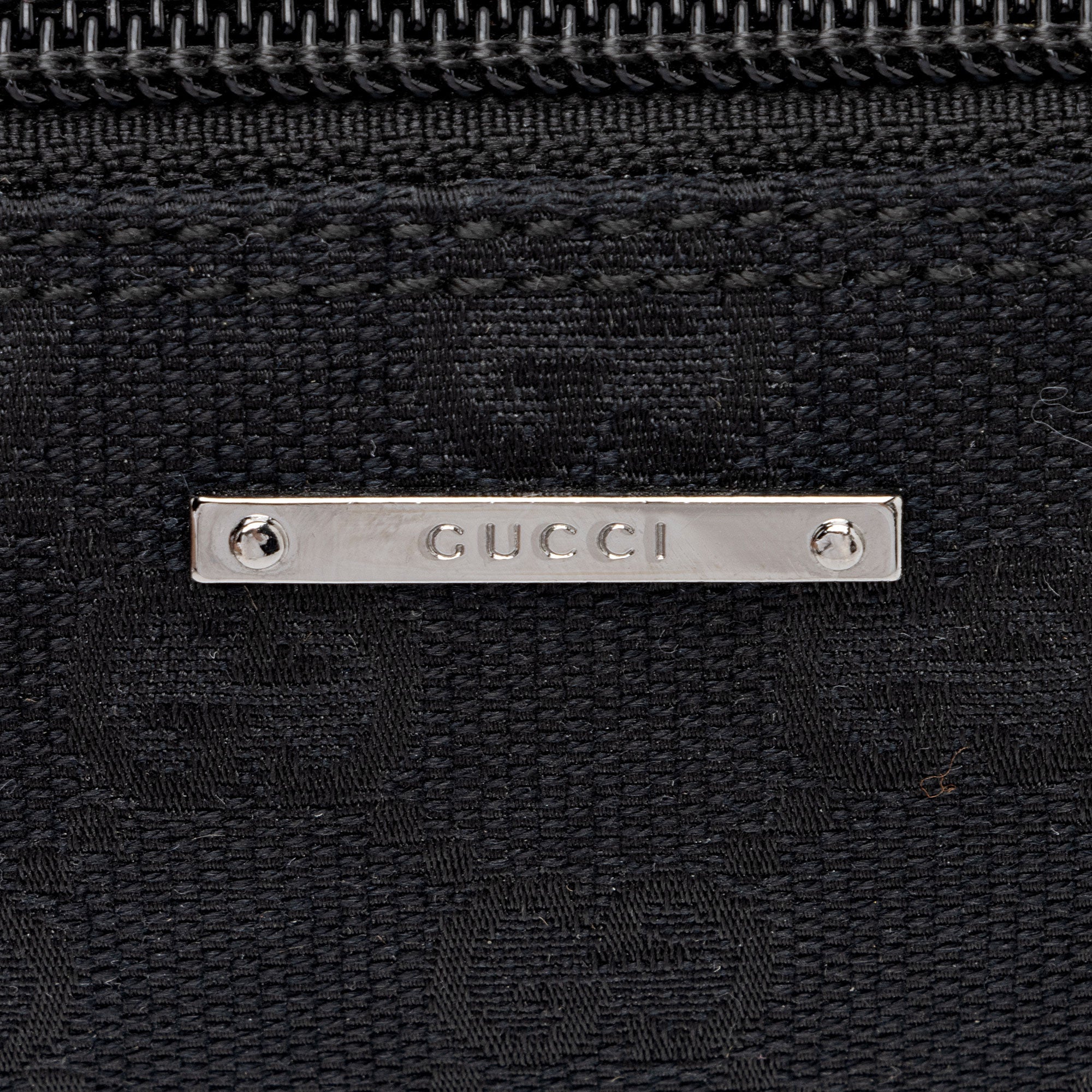 Gucci GG Canvas Classic Pochette (SHF-8YZvvs)