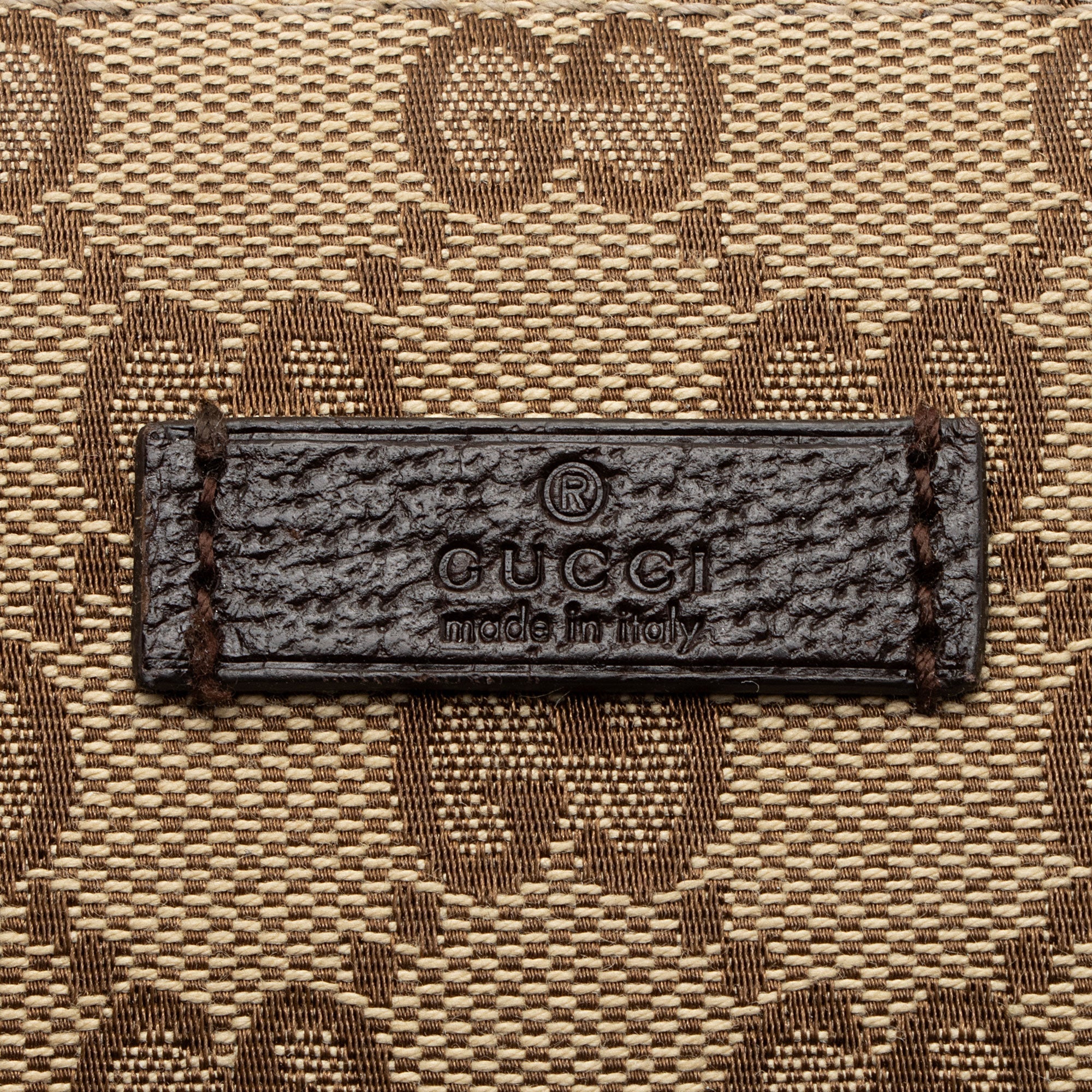Gucci GG Canvas Classic Pochette (SHF-Z6w8ME)