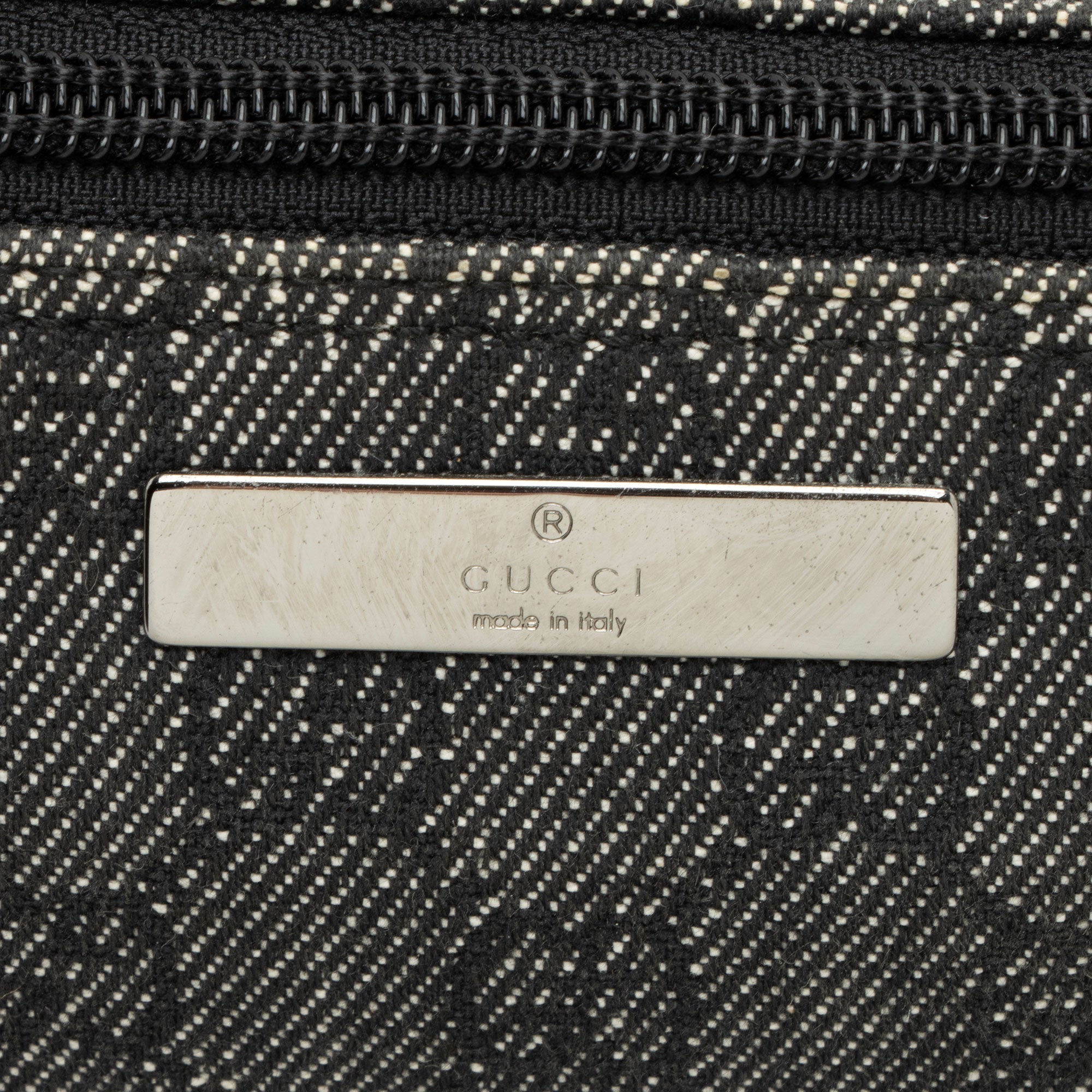 Gucci GG Canvas Classic Pochette (SHF-op4Oel)