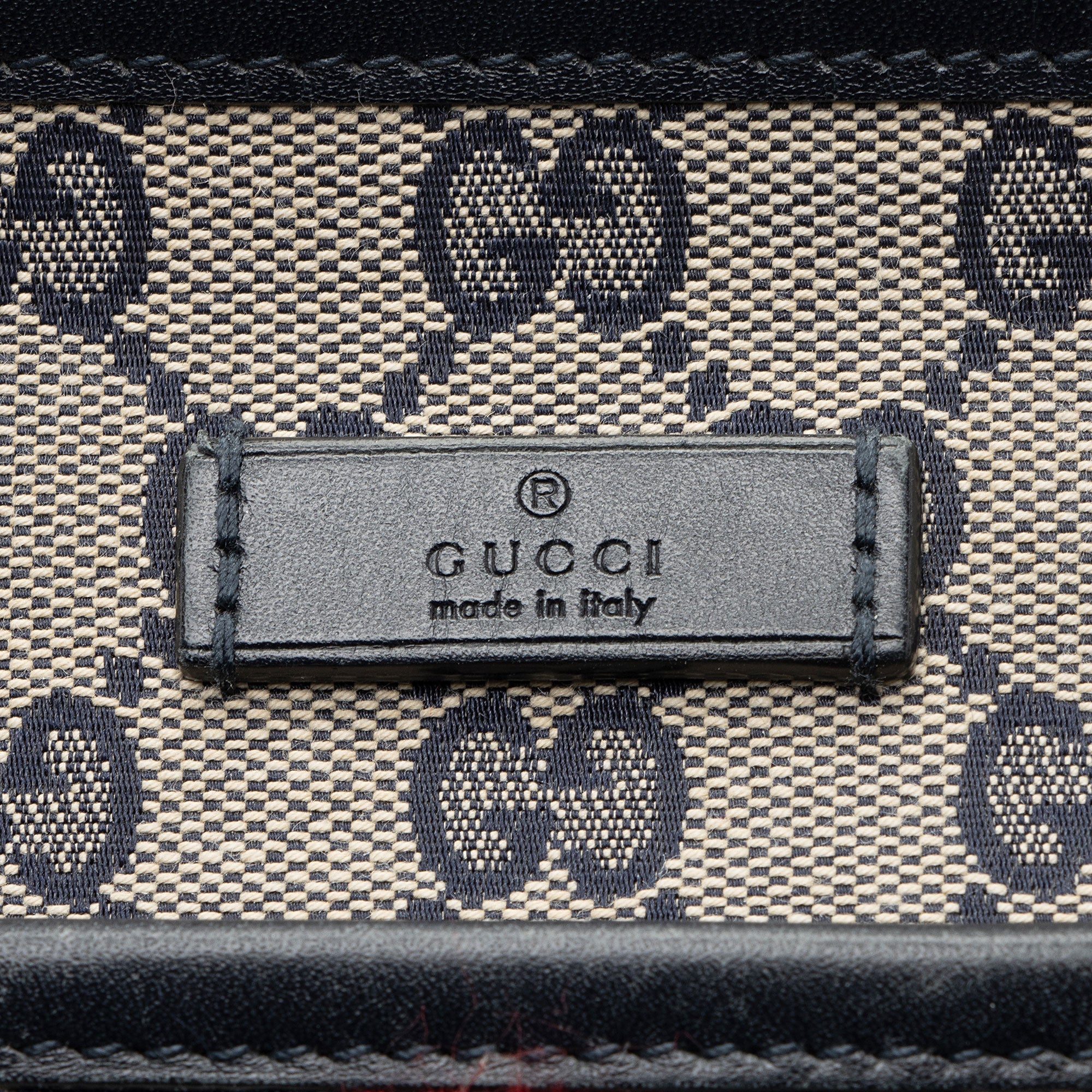 Gucci GG Canvas Classic Web Messenger