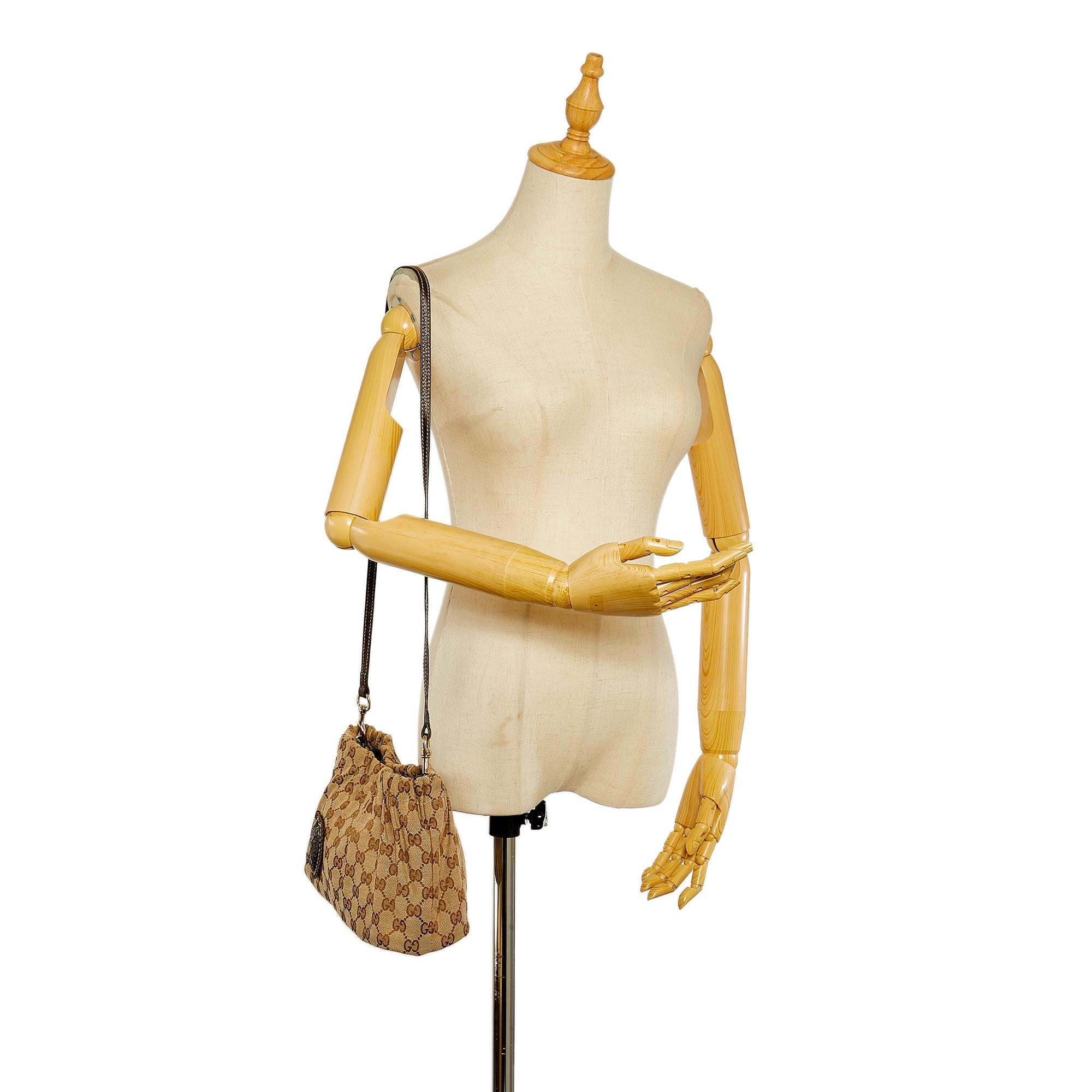 Gucci Gucci Canvas Crest Handbag (SHG-25768)