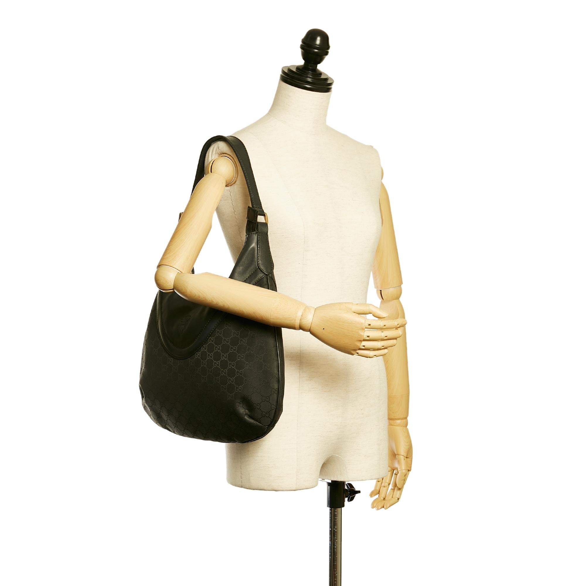 Gucci Gucci Canvas Crest Hobo Bag (SHG-28708)