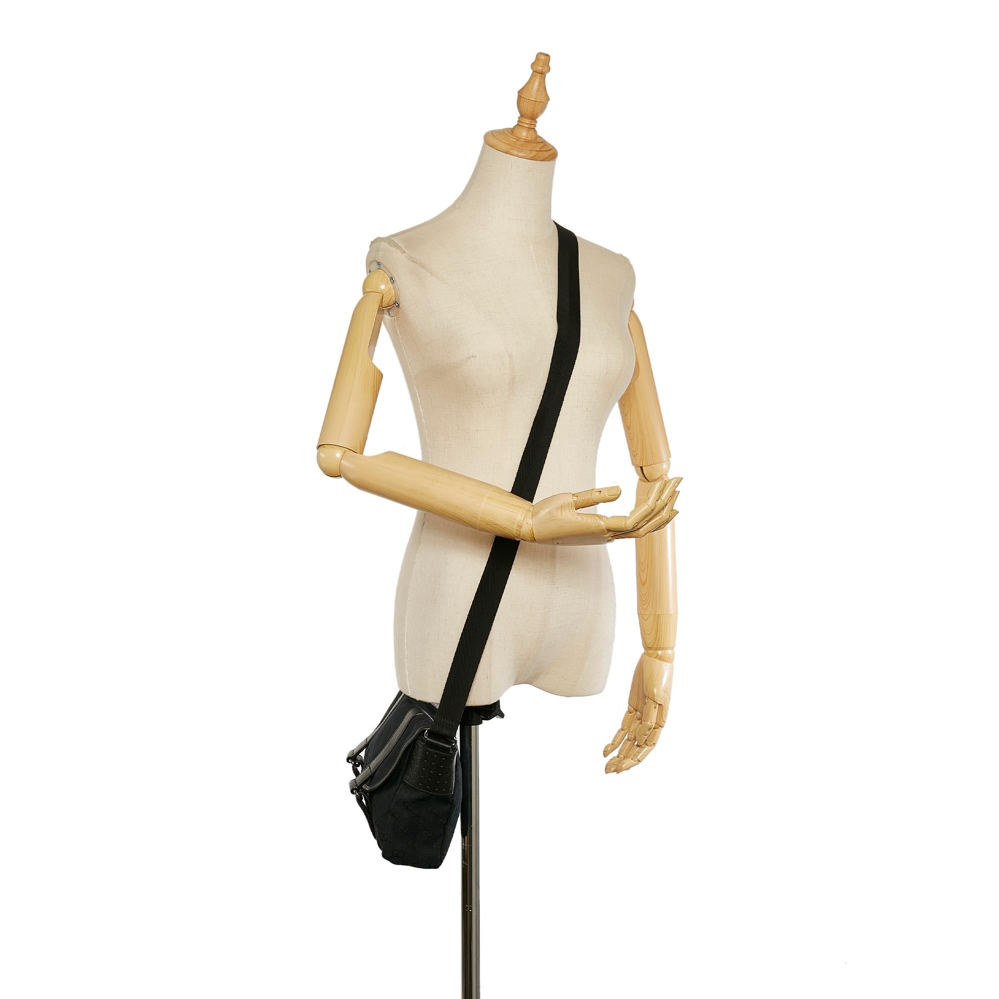 Gucci Gucci Canvas Crossbody Bag (SHG-26653)