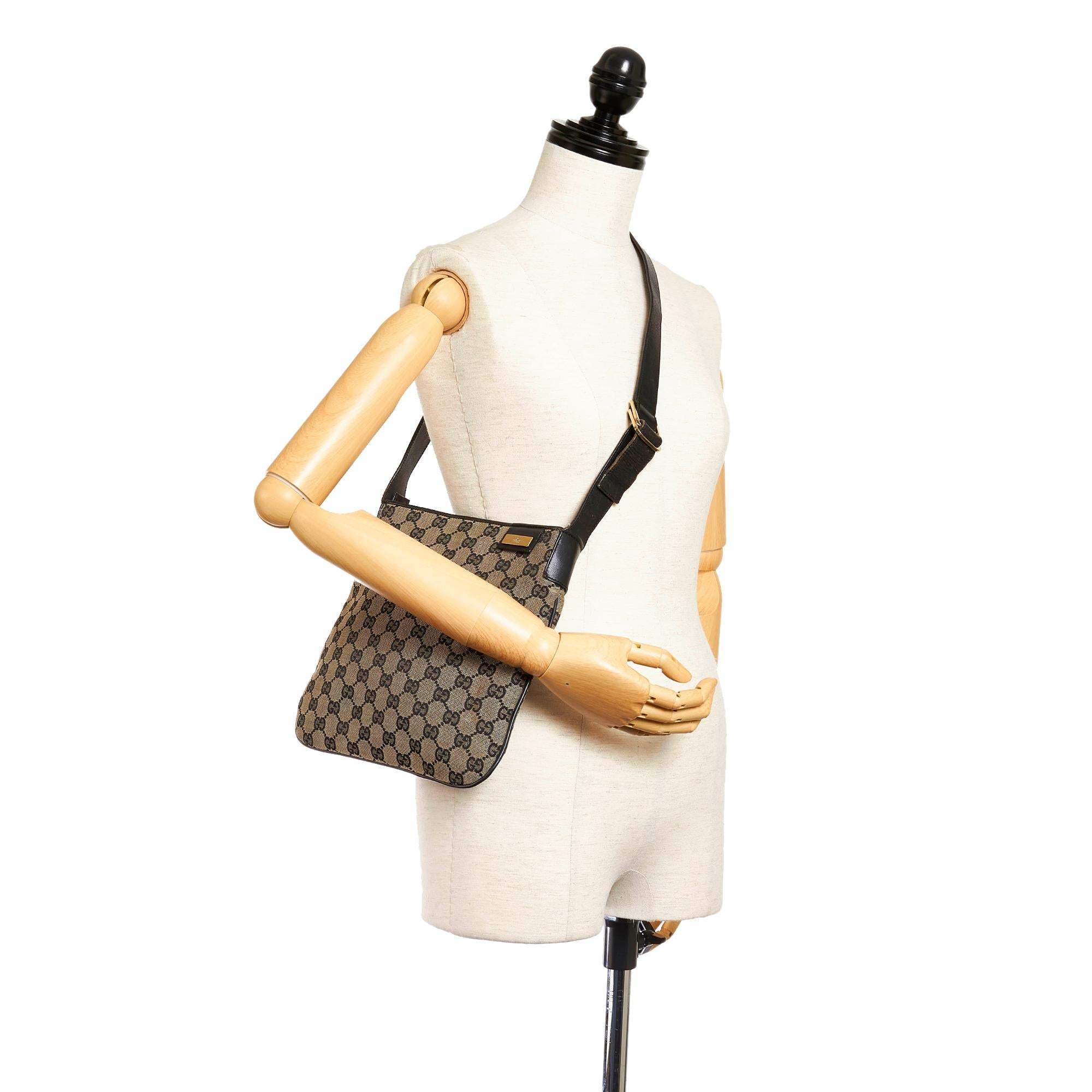 Gucci Gucci Canvas Crossbody Bag (SHG-28150)