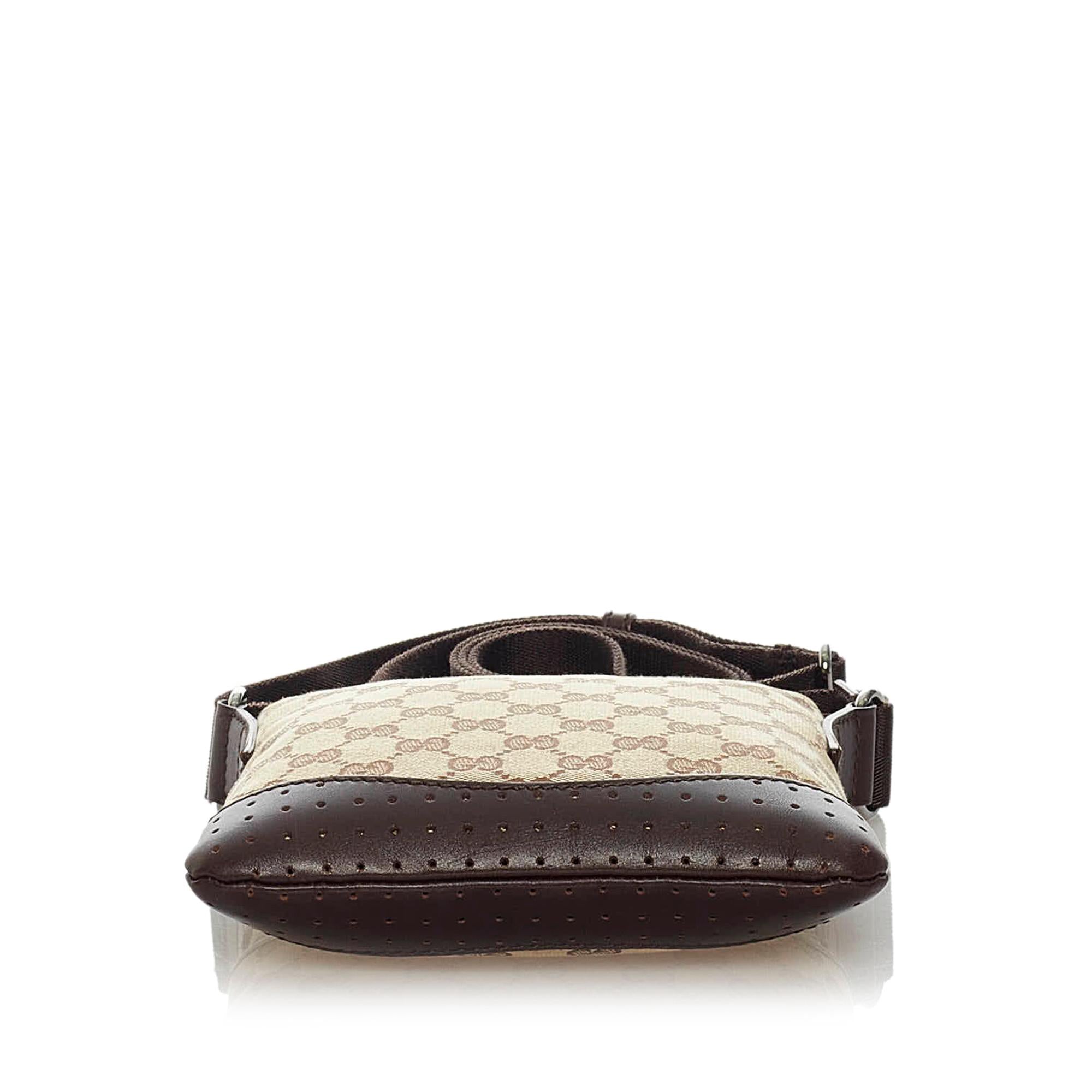 Gucci Gucci Canvas Crossbody Bag (SHG-28553)