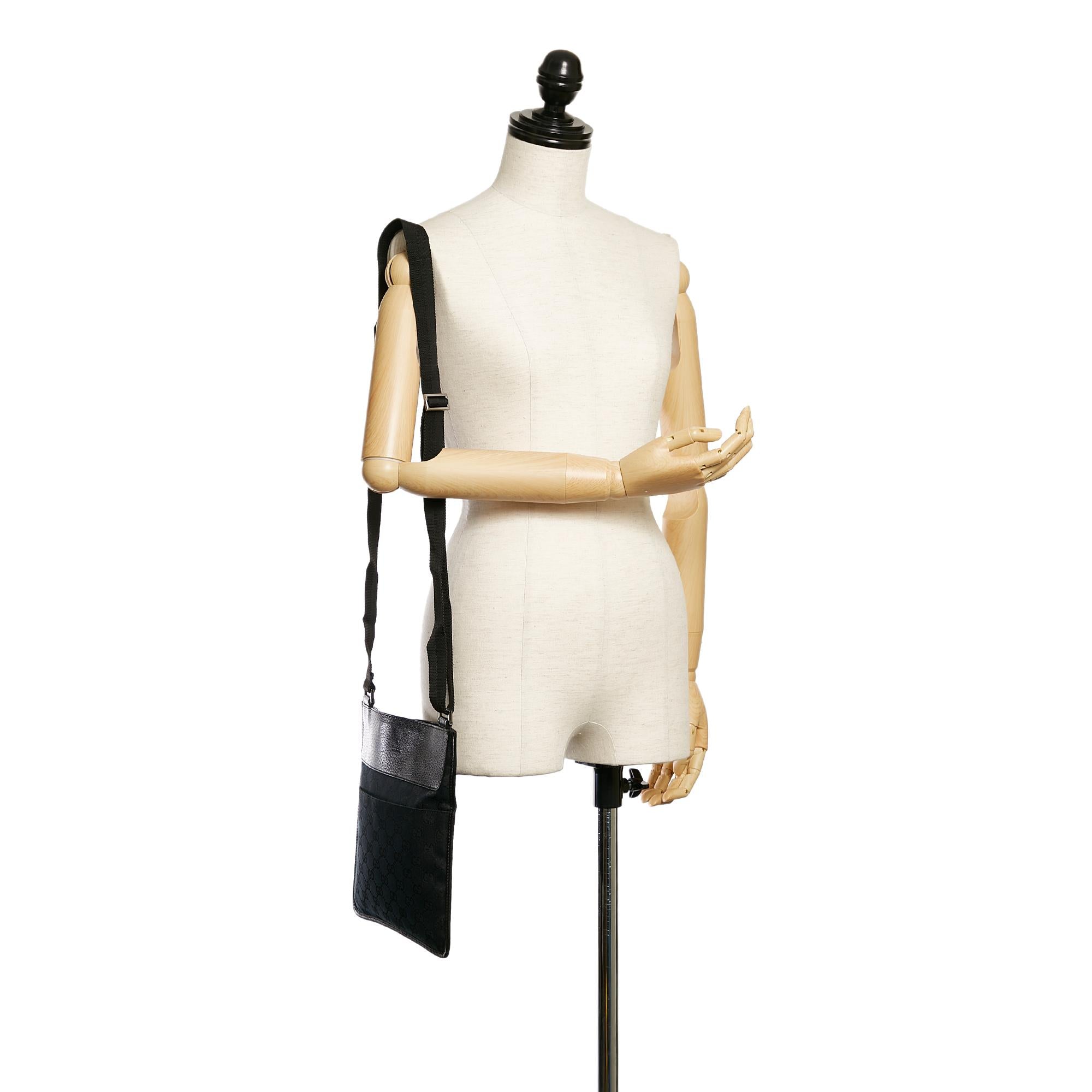 Gucci Gucci Canvas Crossbody Bag (SHG-30009)