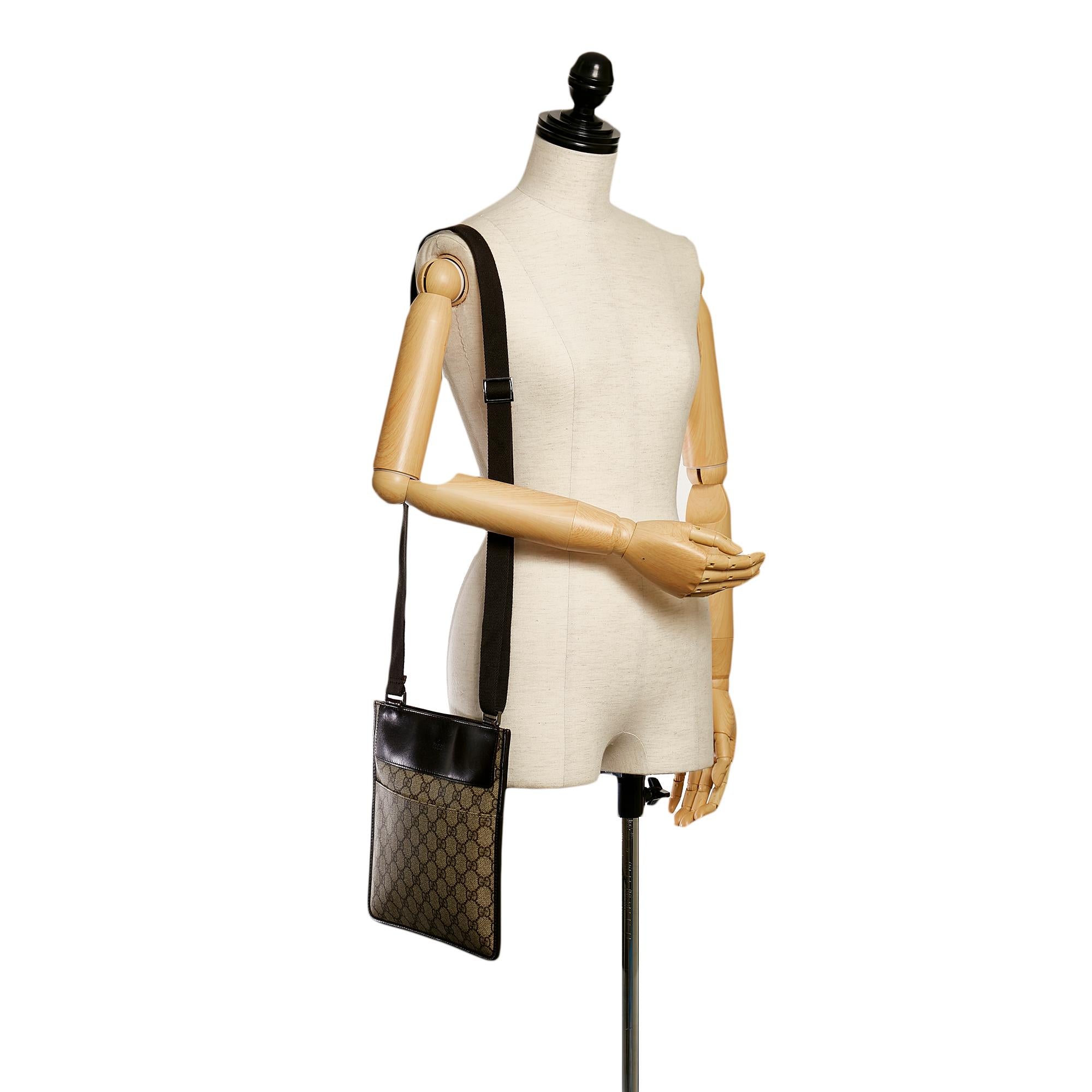 Gucci Gucci Canvas Crossbody Bag (SHG-30851)
