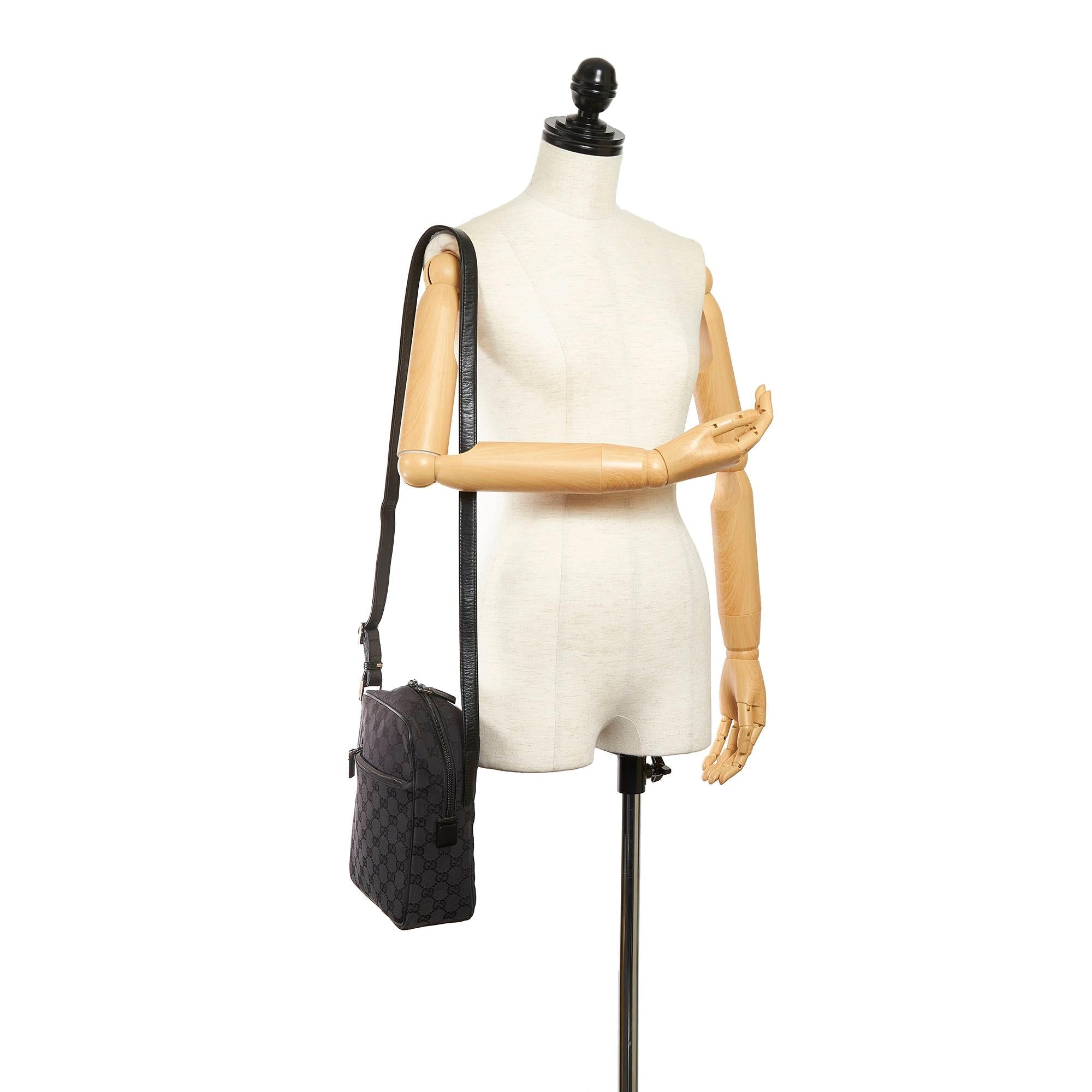 Gucci Gucci Canvas Crossbody Bag (SHG-31143)