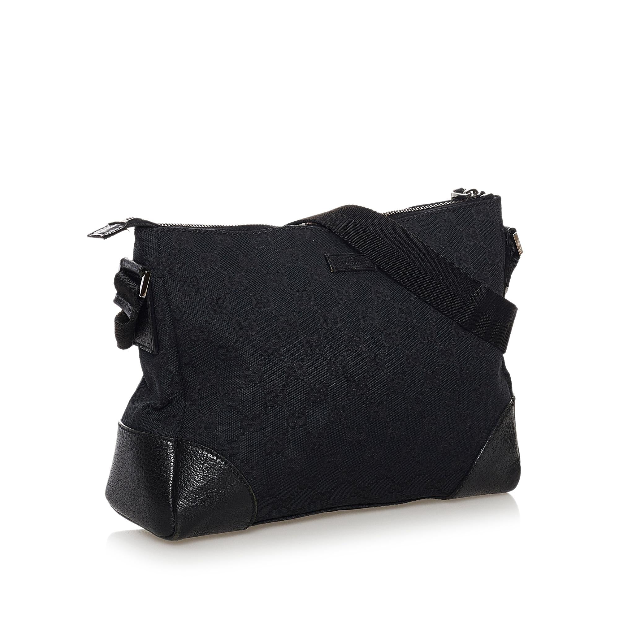 Gucci Gucci Canvas Crossbody Bag (SHG-31768)