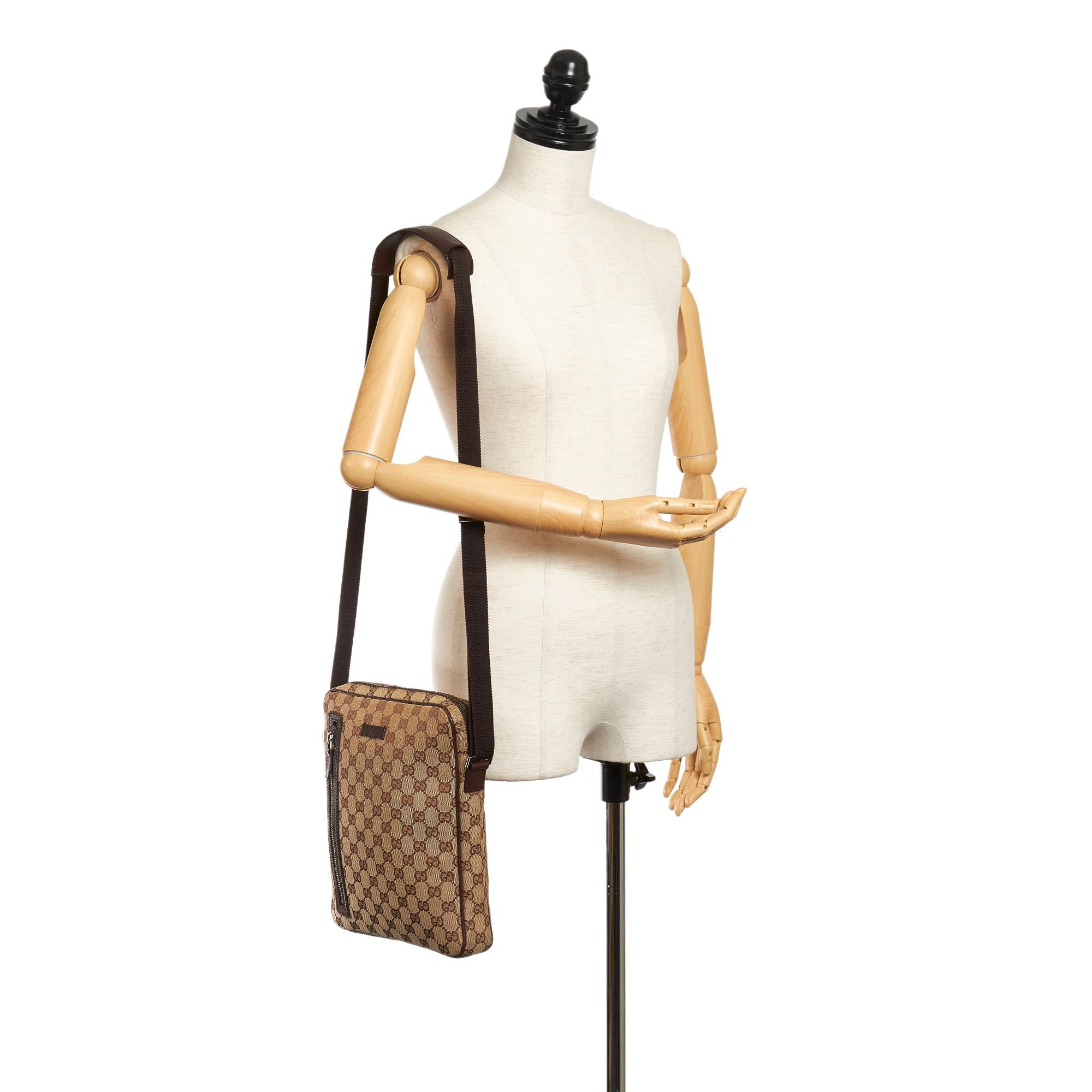 Gucci Gucci Canvas Crossbody Bag (SHG-31993)