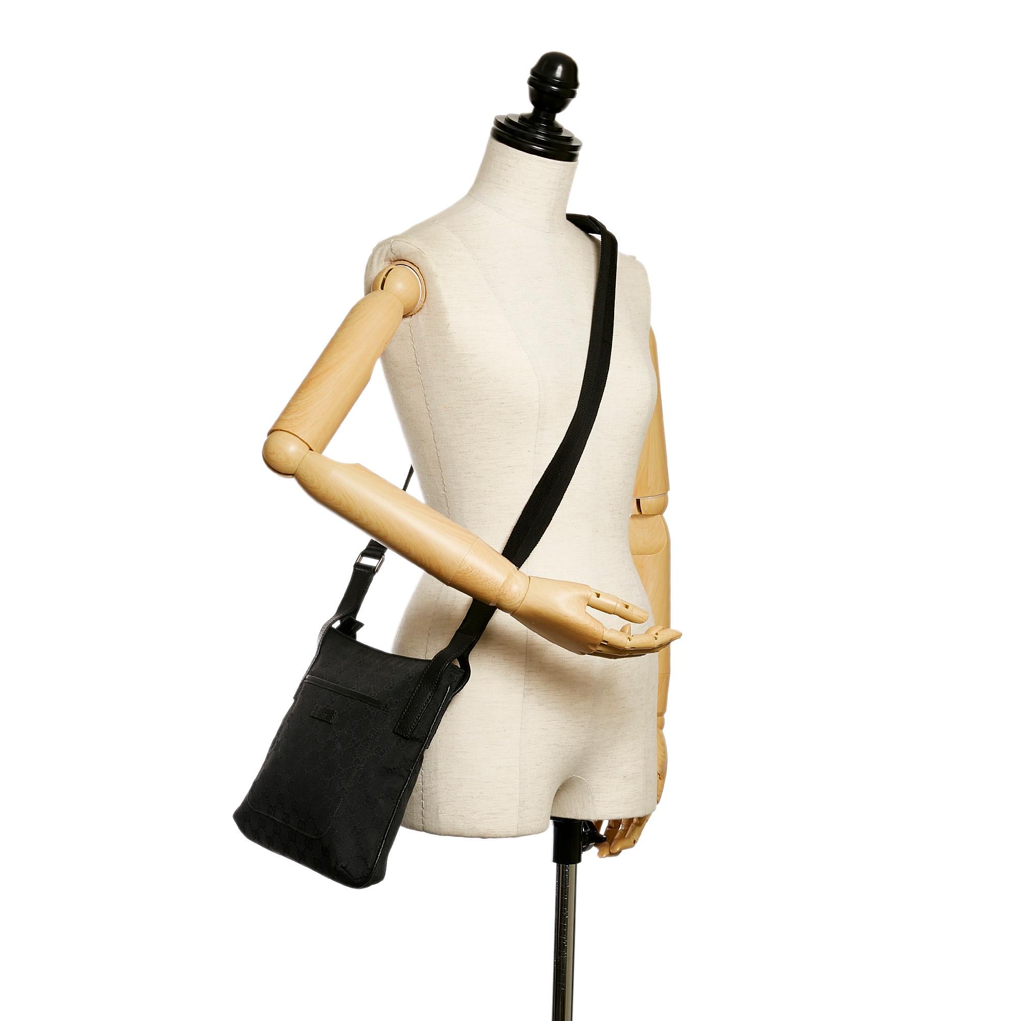 Gucci Gucci Canvas Crossbody Bag (SHG-31994)
