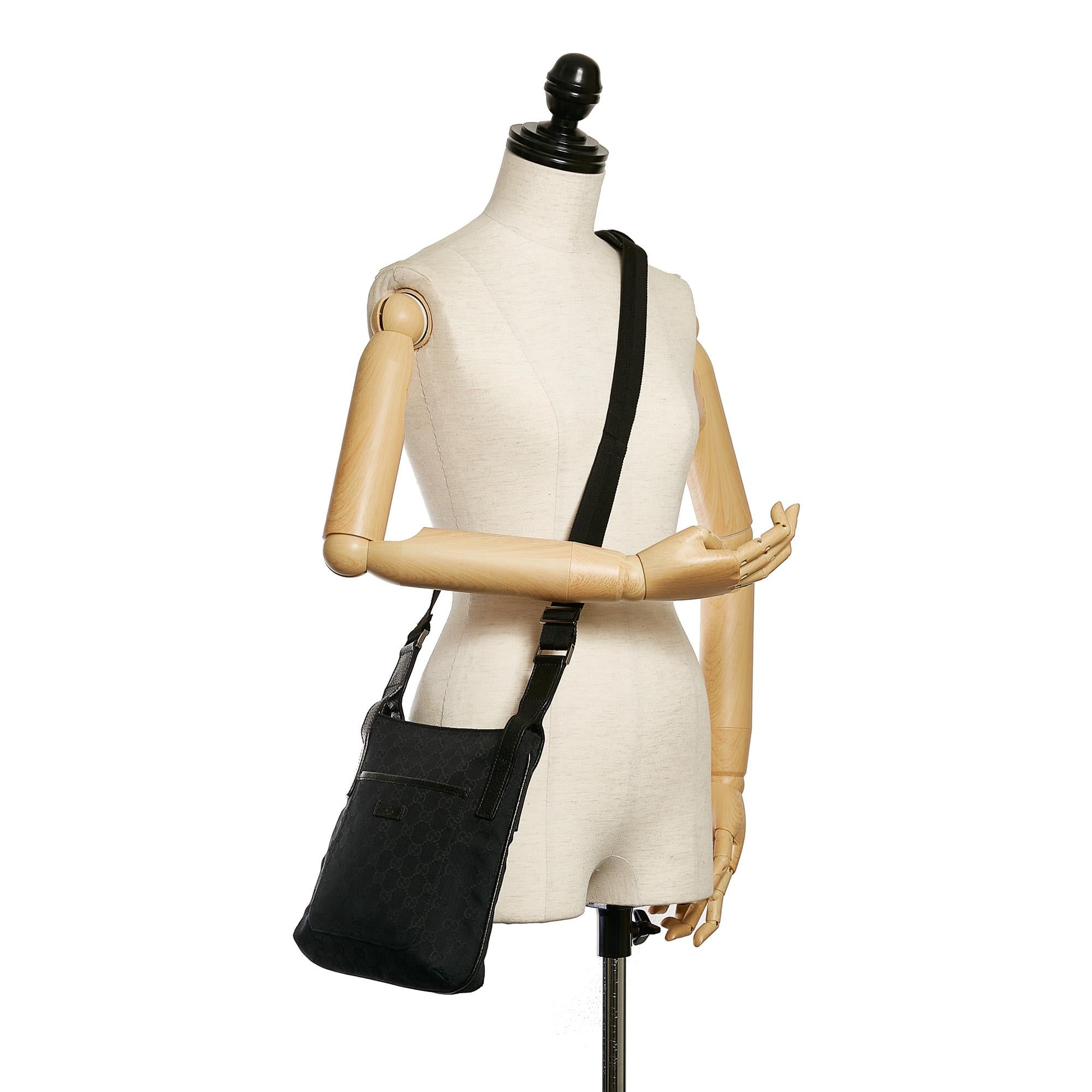 Gucci Gucci Canvas Crossbody Bag (SHG-32236)