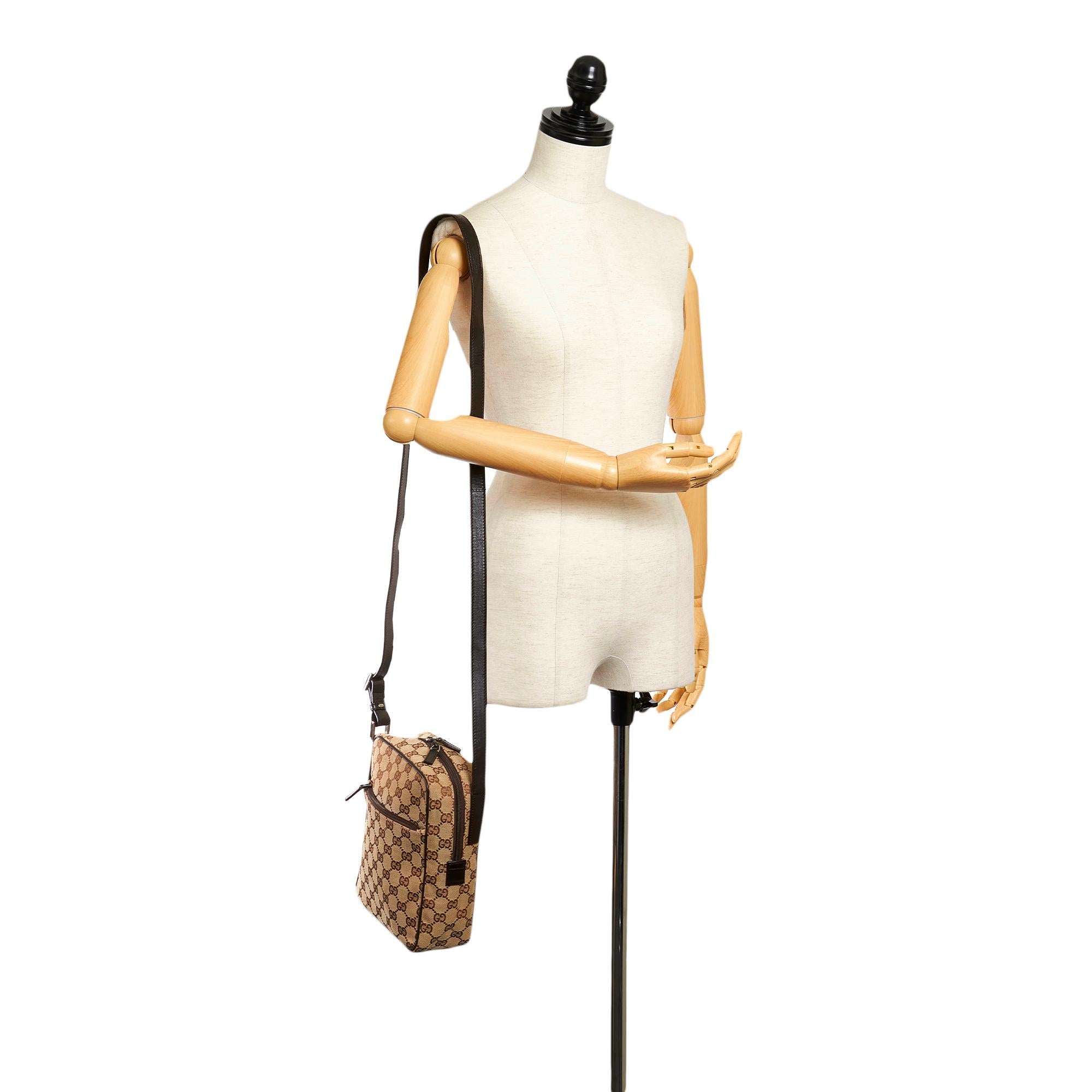 Gucci Gucci Canvas Crossbody Bag (SHG-32704)