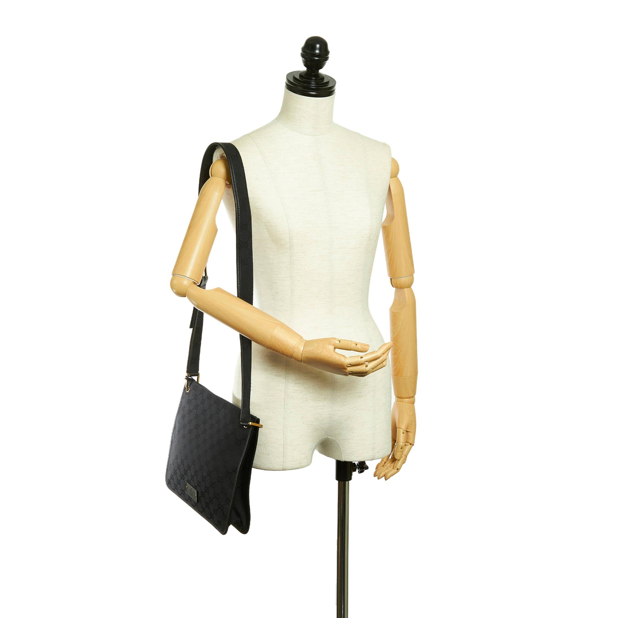 Gucci Gucci Canvas Crossbody Bag (SHG-32822)