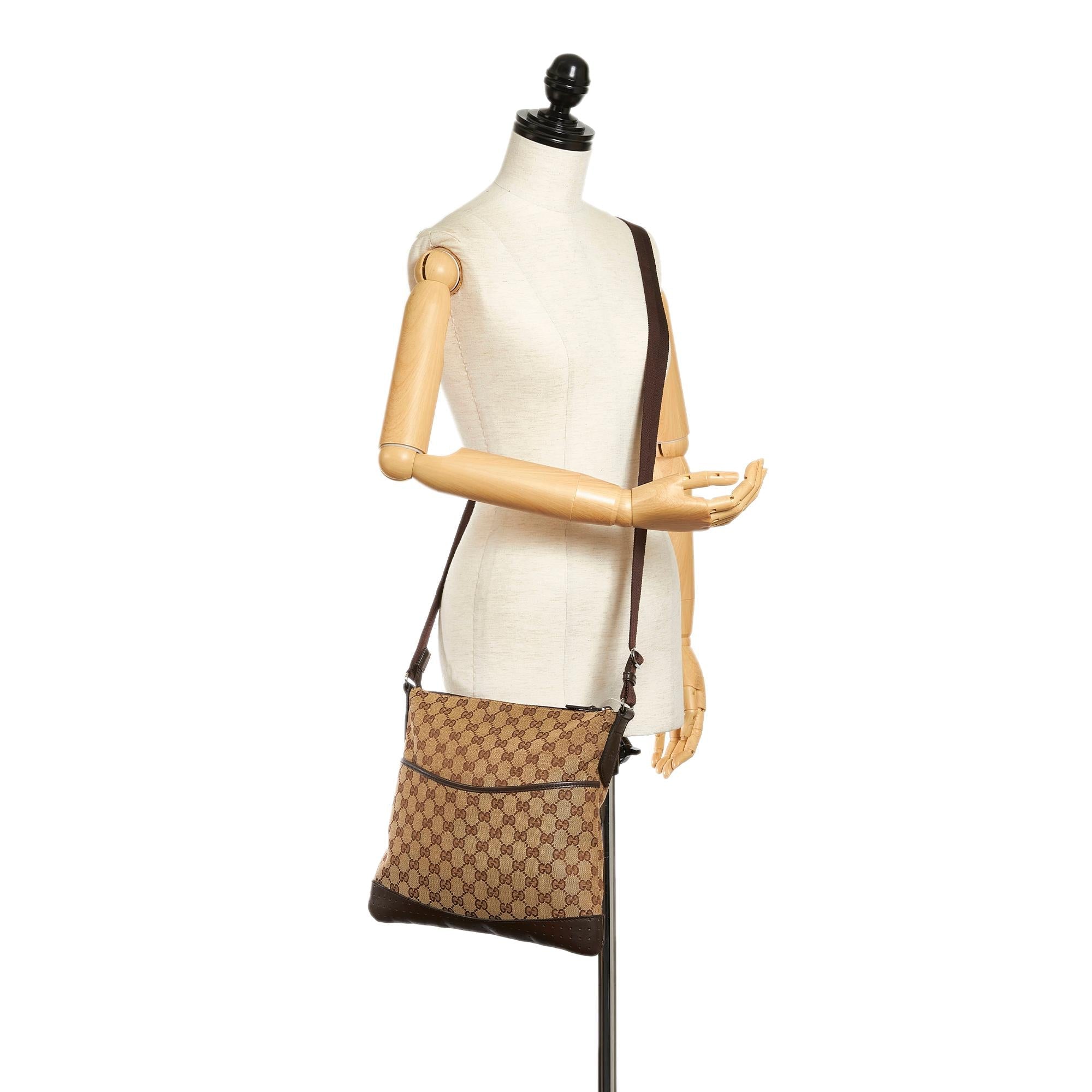 Gucci Gucci Canvas Crossbody Bag (SHG-33330)
