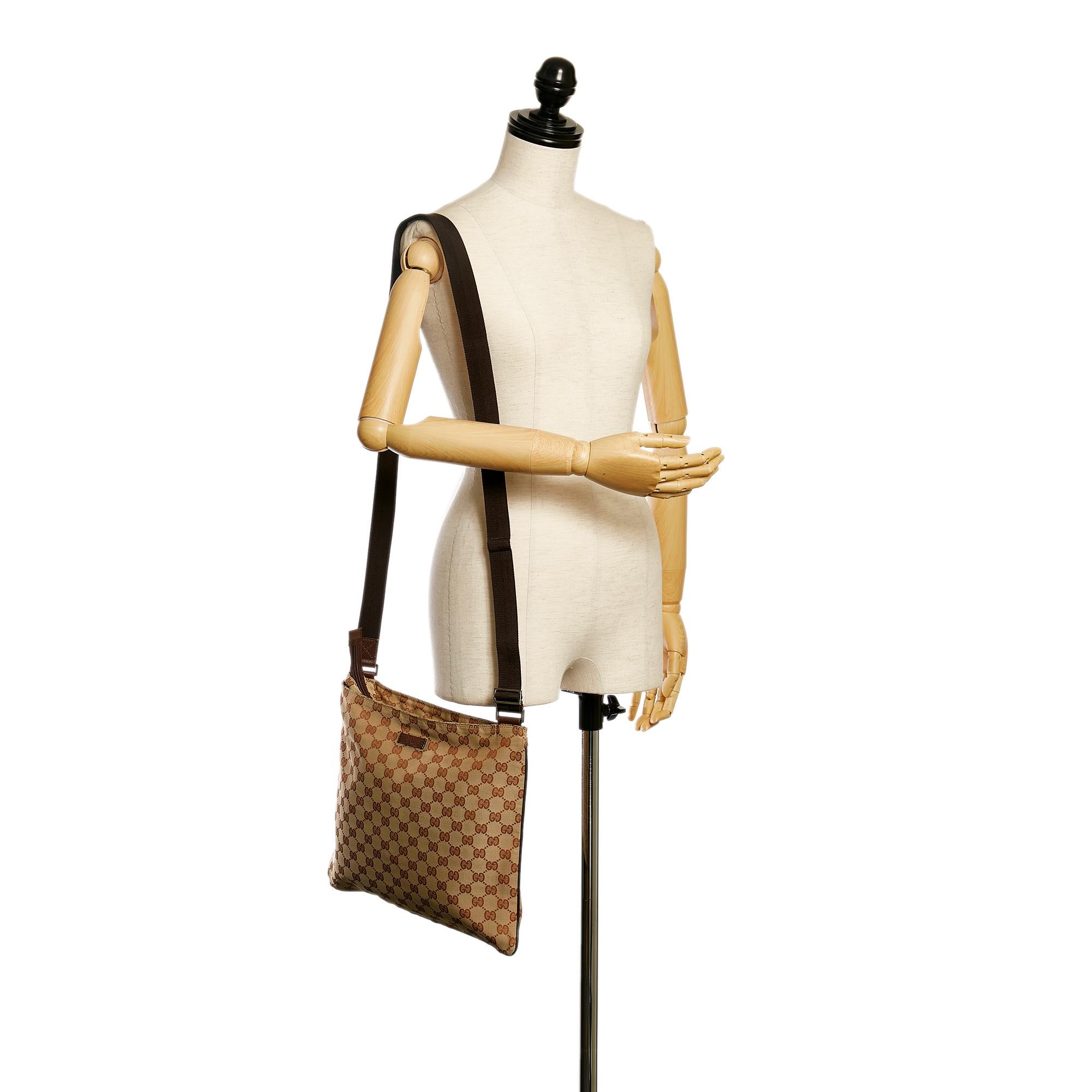 Gucci Gucci Canvas Crossbody Bag (SHG-33589)