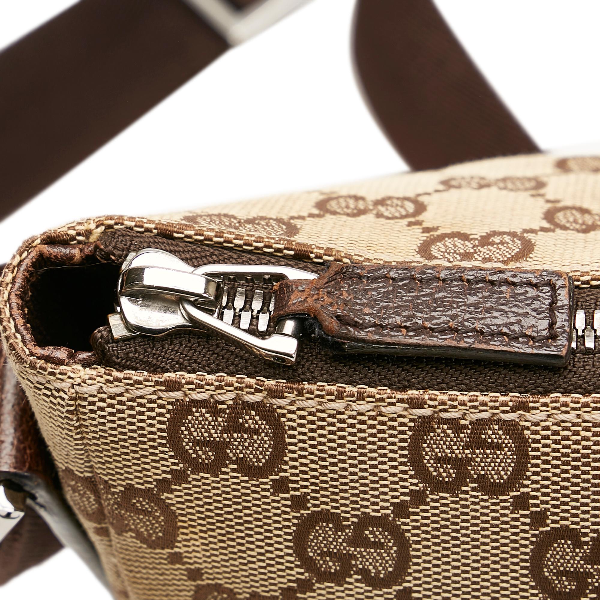 Gucci GG Canvas Crossbody Bag (SHG-bEZWx8)