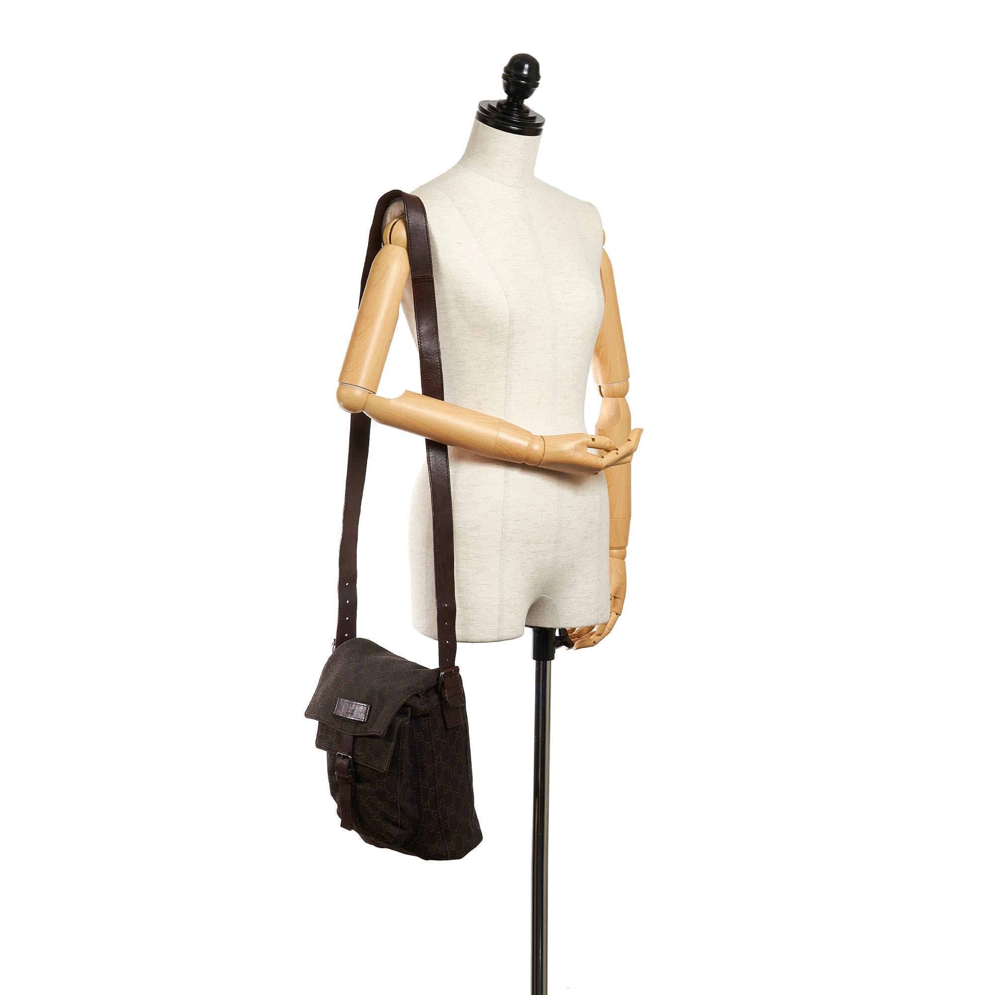 Gucci Gucci Canvas Crossbody (SHG-29159)