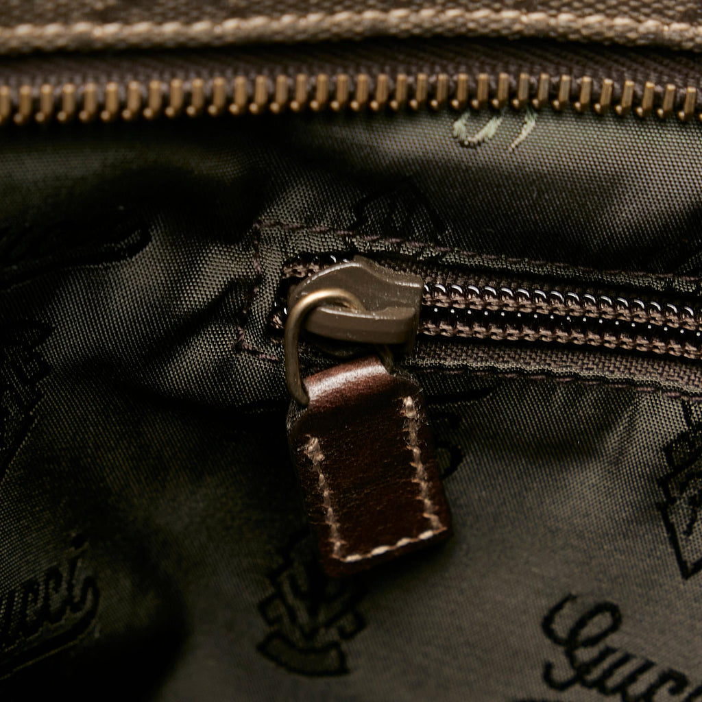 Gucci GG Canvas Crossbody (SHG-UOb4Kr)