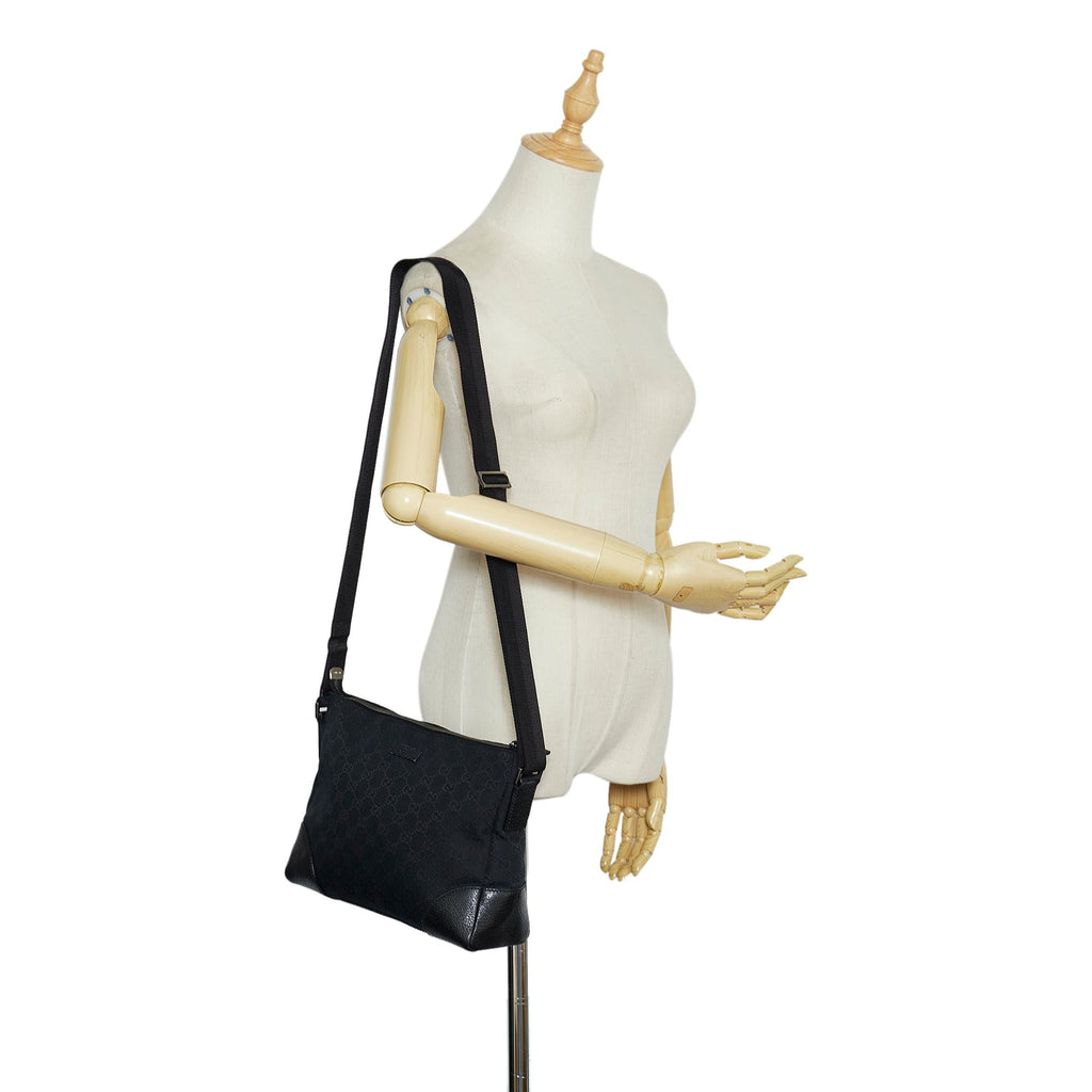 Gucci GG Canvas Crossbody (SHG-dCodfZ)