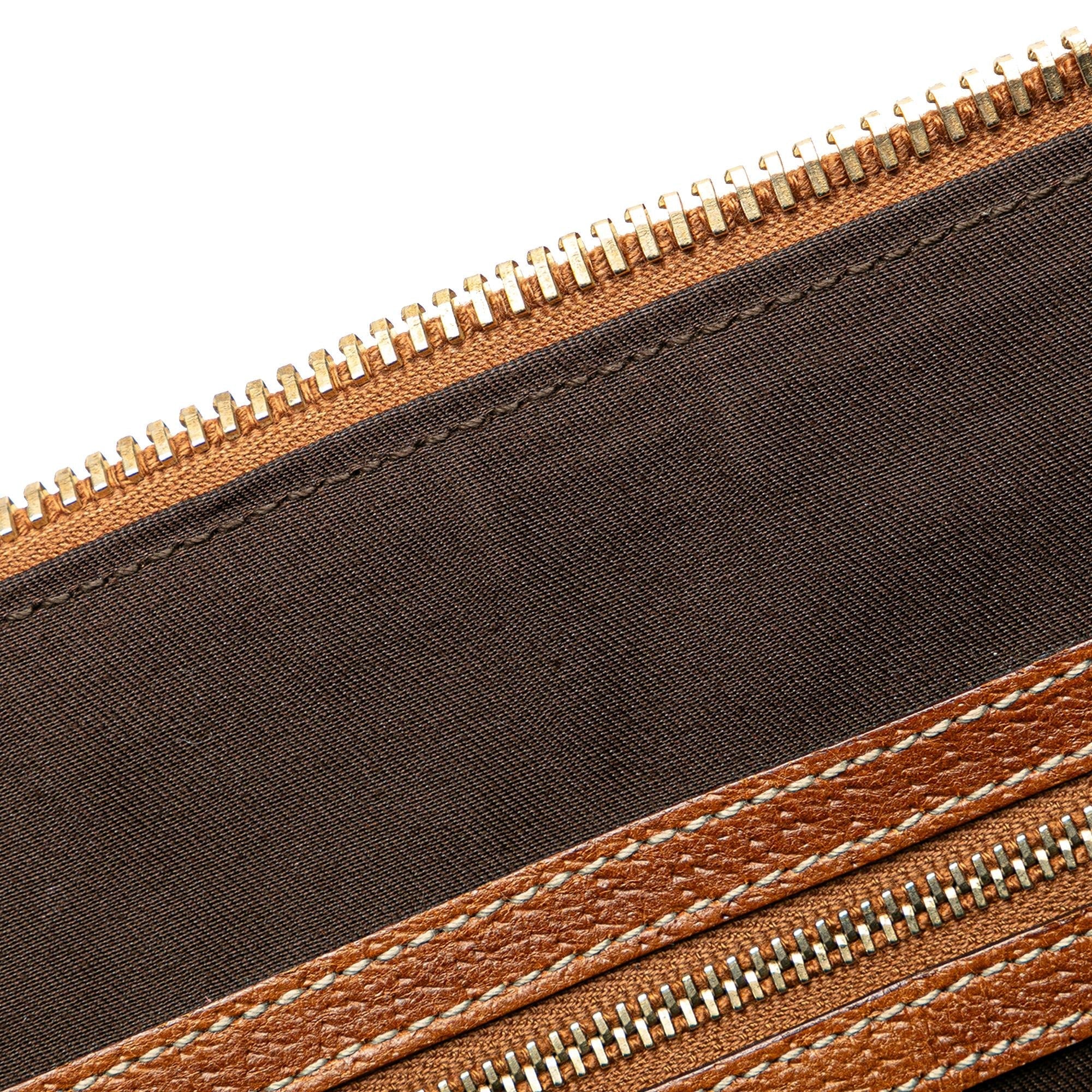 Gucci GG Canvas Dome Nailhead Handbag (SHG-hYHpr2)