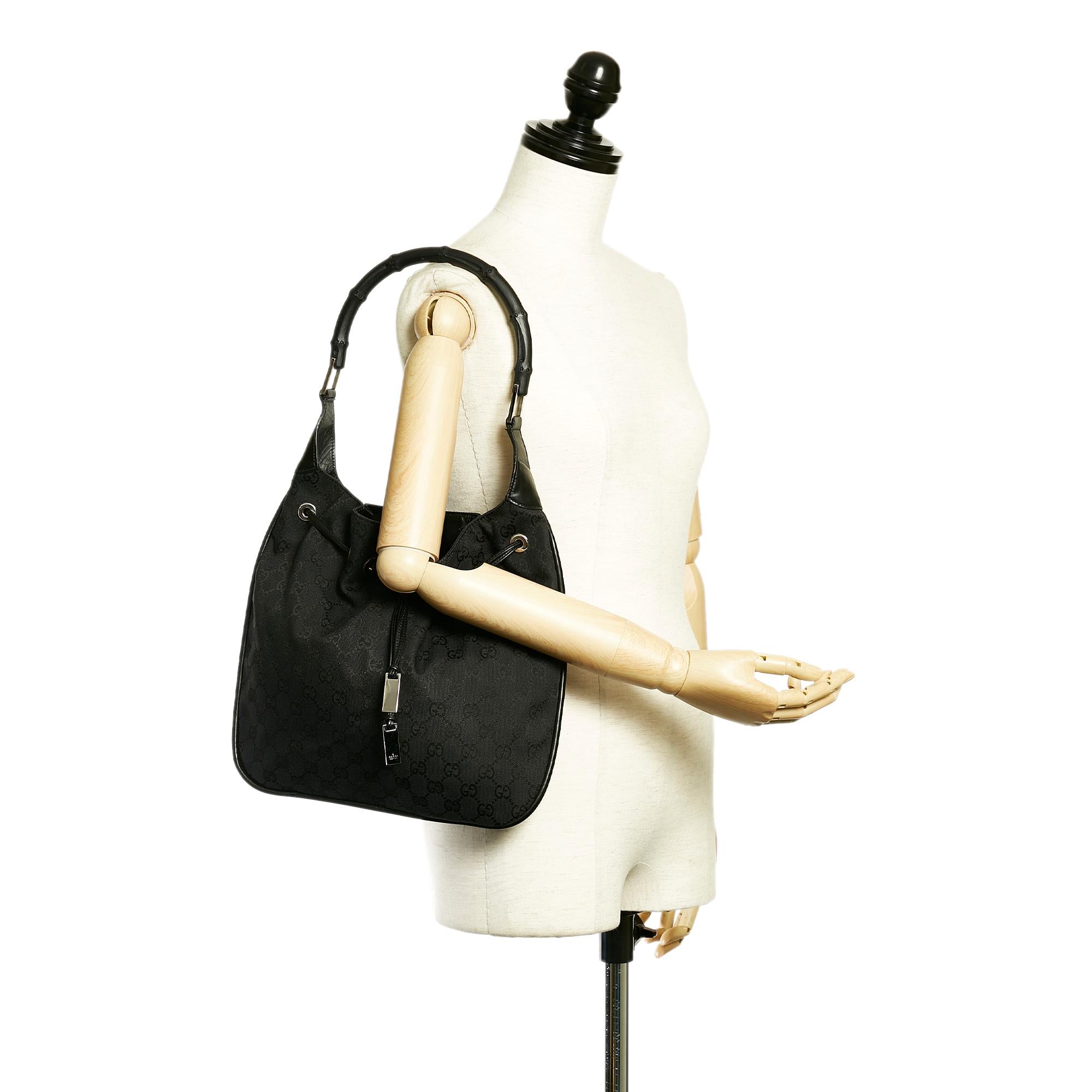 Gucci Gucci Canvas Drawstring Hobo Bag (SHG-33033)