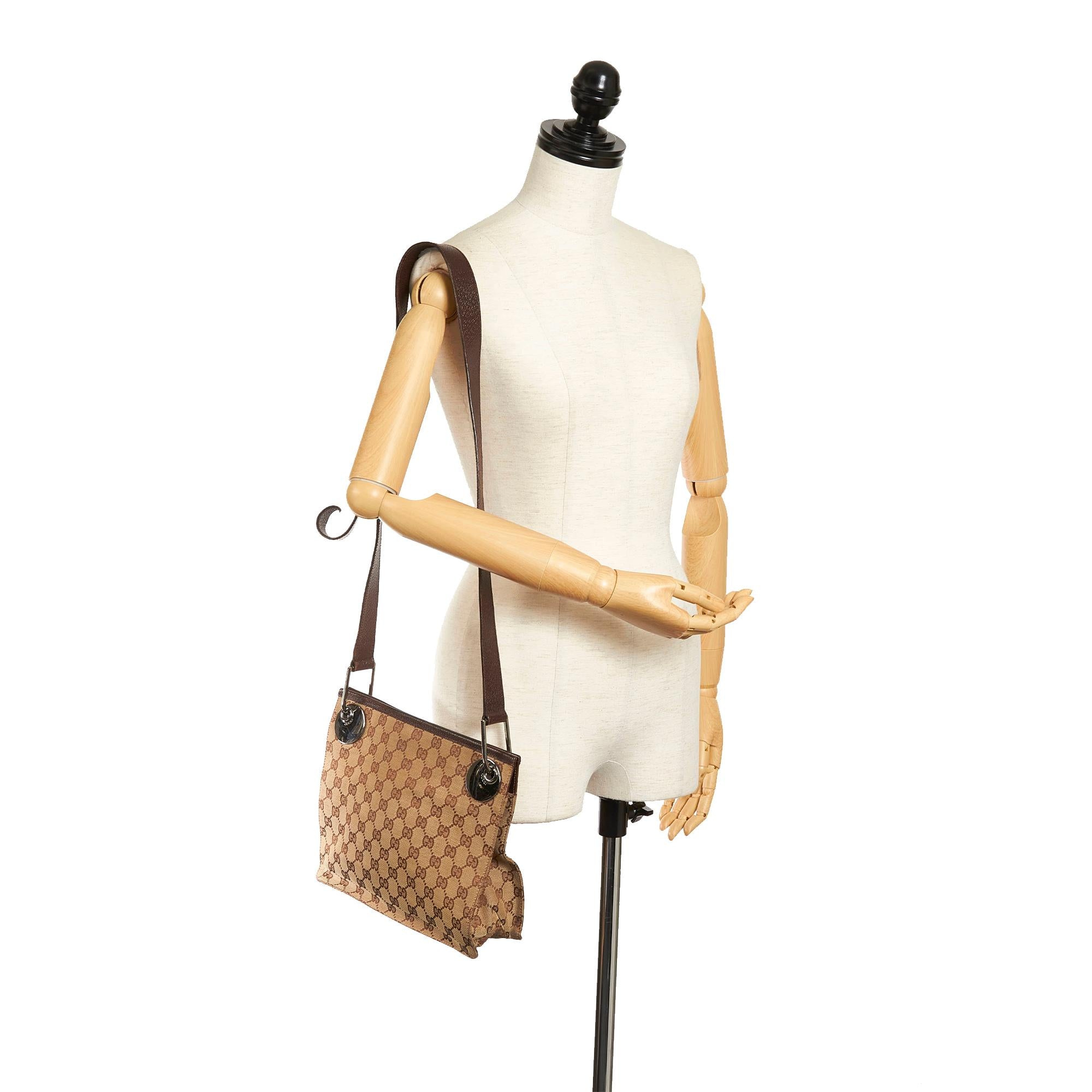Gucci Gucci Canvas Eclipse Crossbody Bag (SHG-33529)