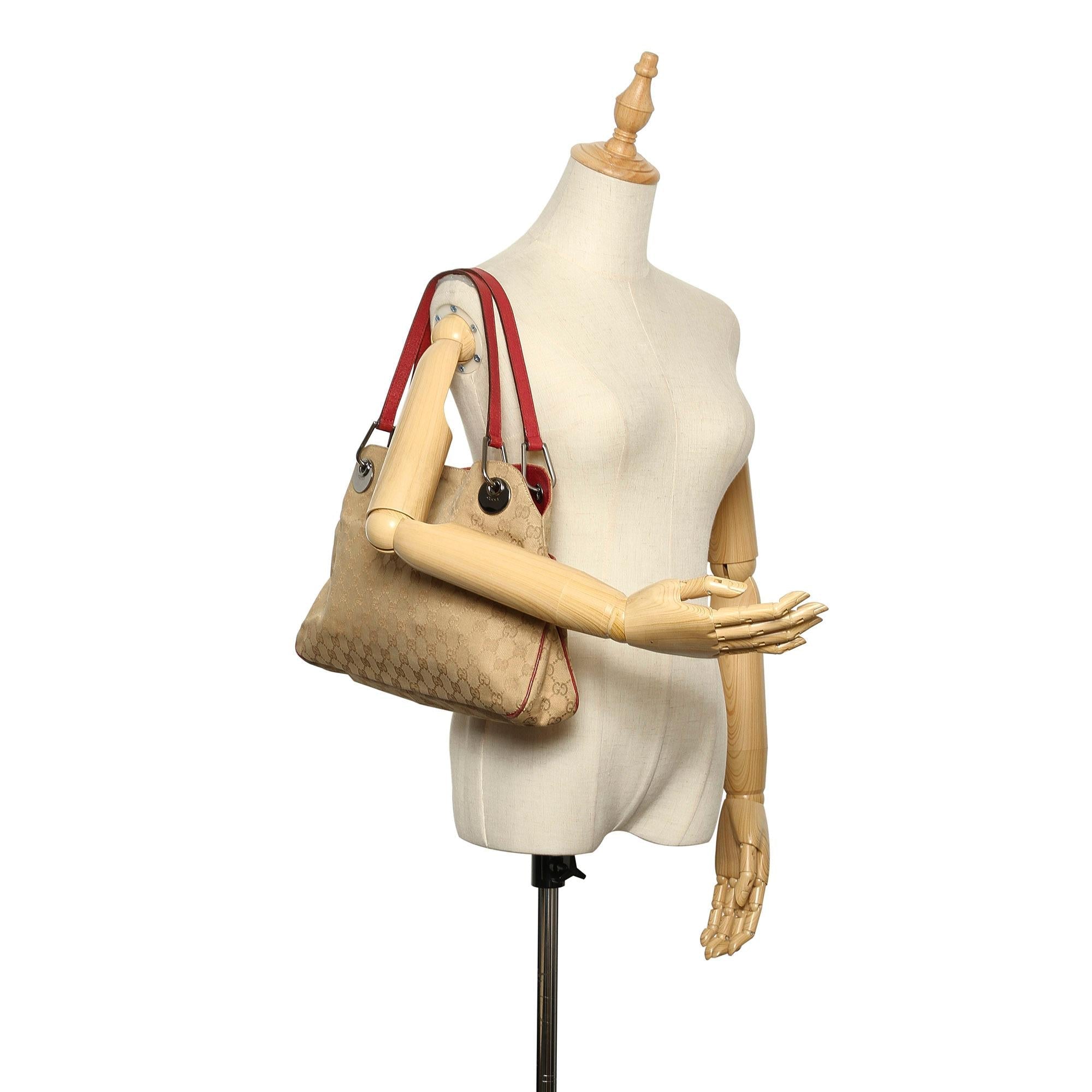Gucci Gucci Canvas Eclipse Shoulder Bag (SHG-15402)