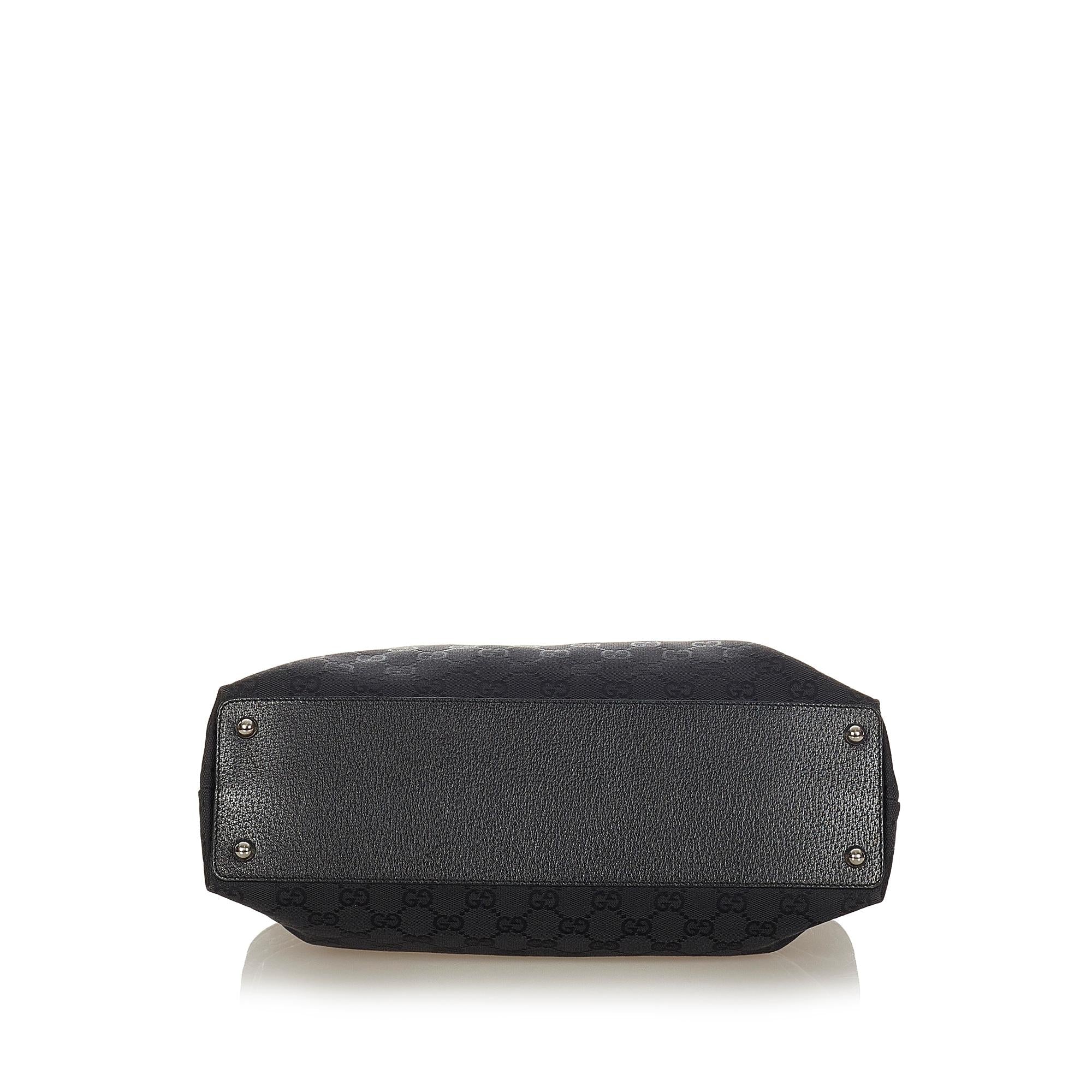 Gucci Gucci Canvas Eclipse Shoulder Bag (SHG-23744)