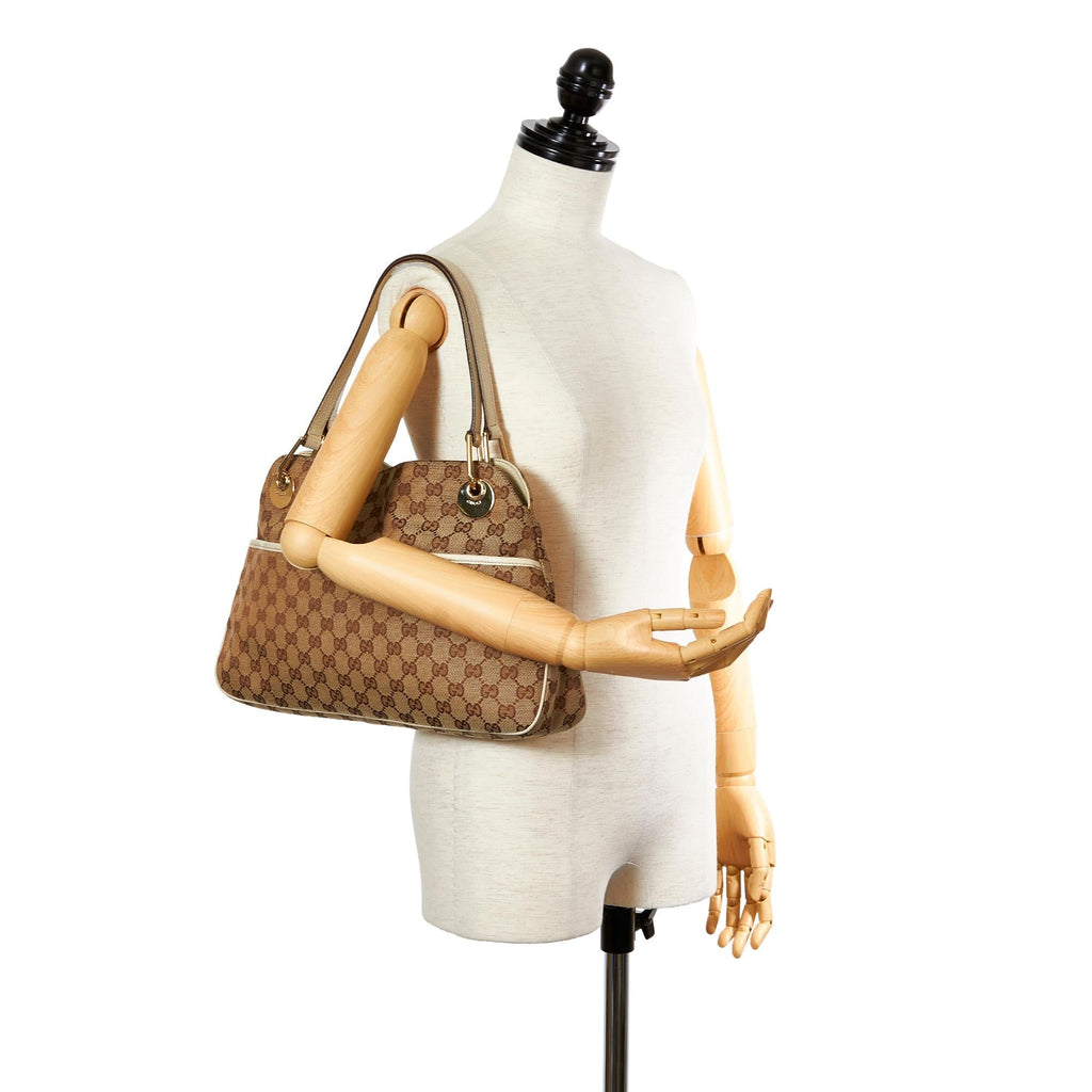 Gucci Gucci Canvas Eclipse Shoulder Bag (SHG-24433)