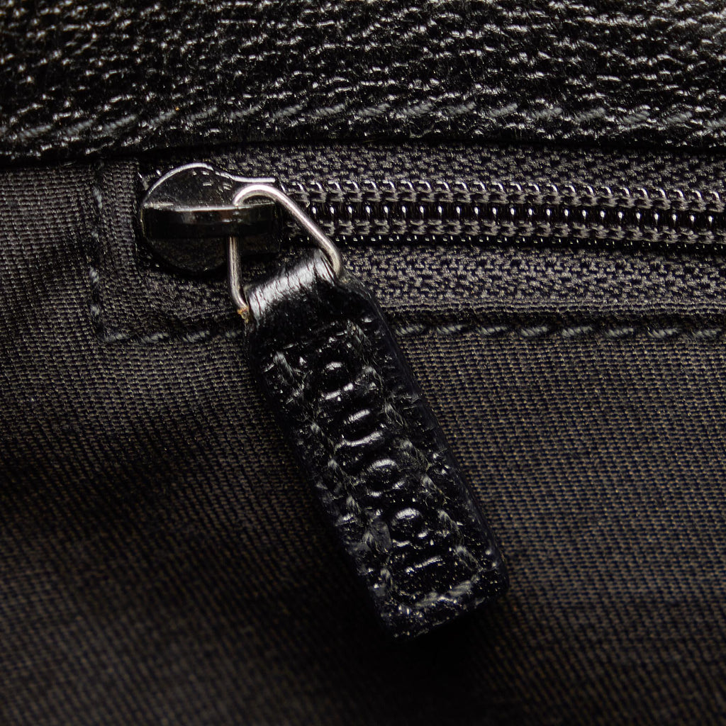 Gucci Gucci Canvas Eclipse Shoulder Bag (SHG-25105)