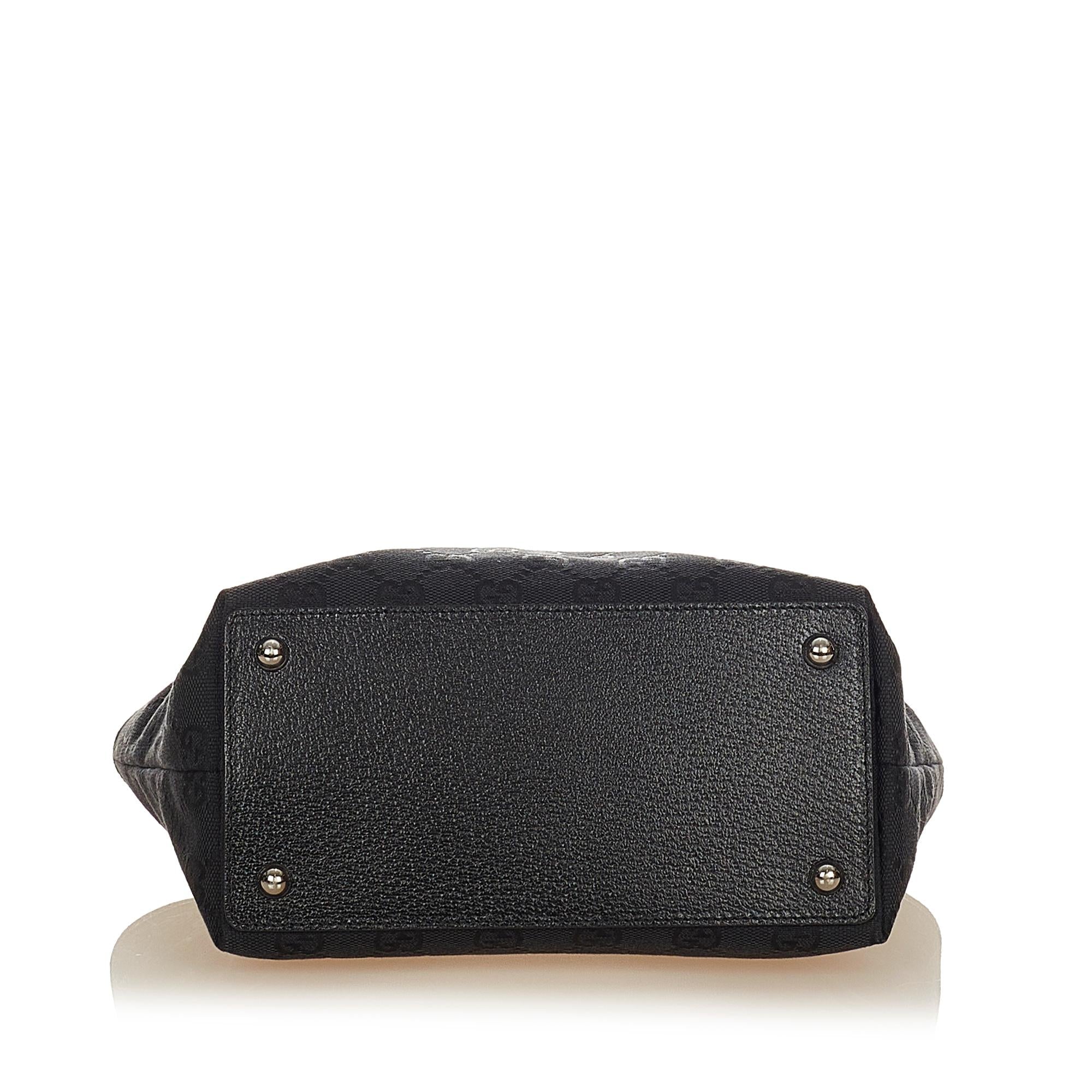 Gucci Gucci Canvas Eclipse Shoulder Bag (SHG-25112)