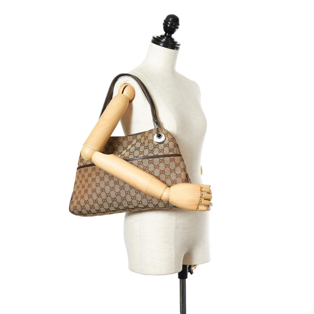 Gucci Gucci Canvas Eclipse Shoulder Bag (SHG-25120)
