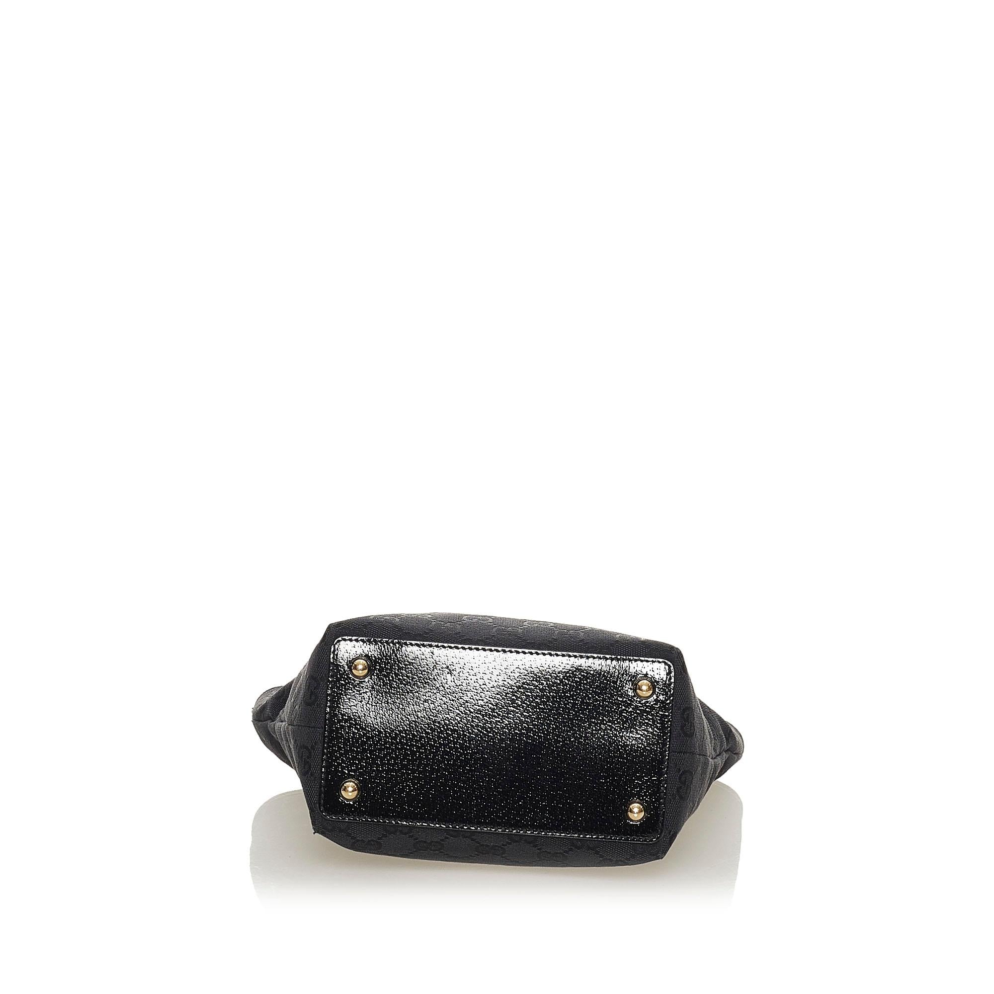 Gucci Gucci Canvas Eclipse Shoulder Bag (SHG-27761)